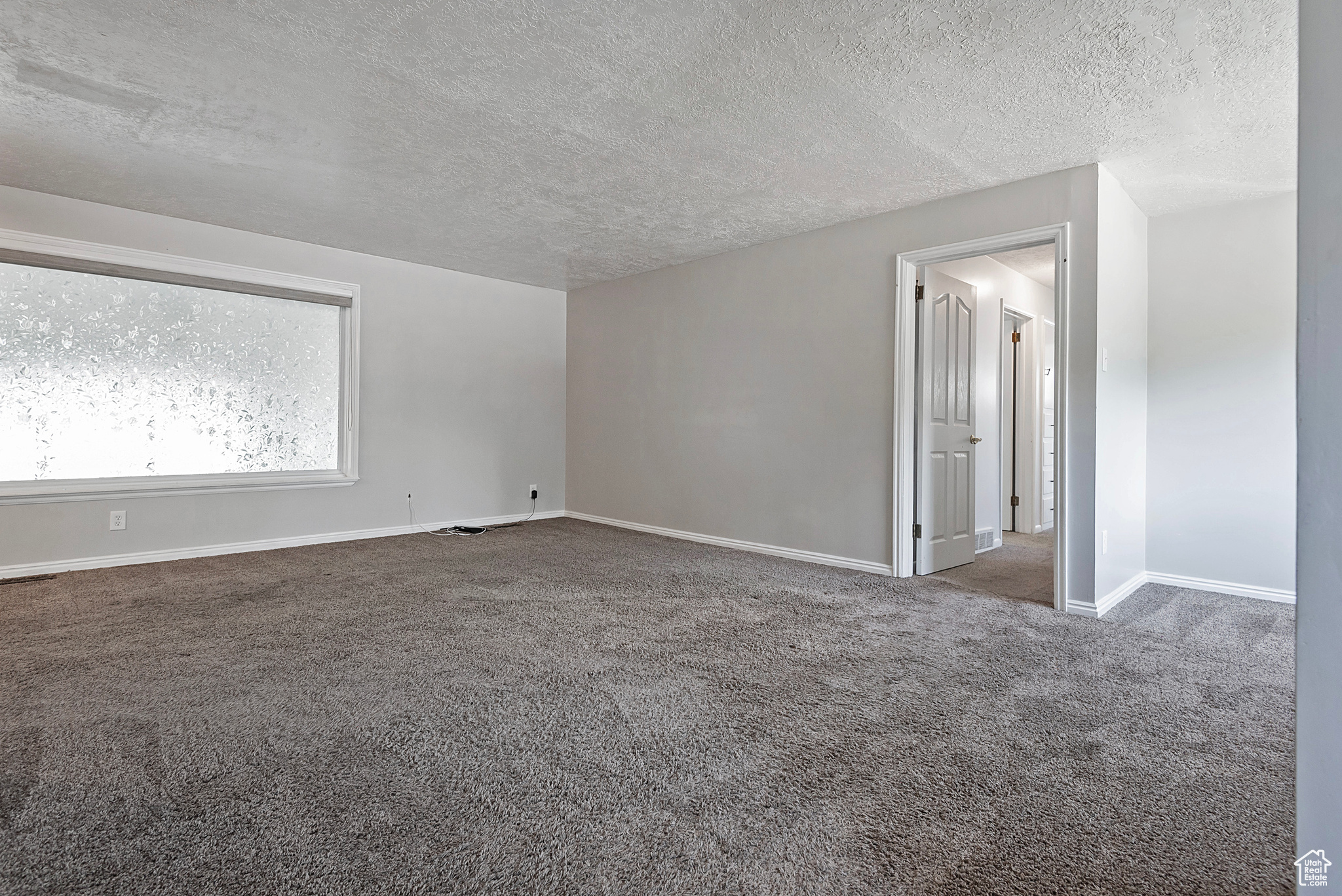 2862 E PAMELA DR