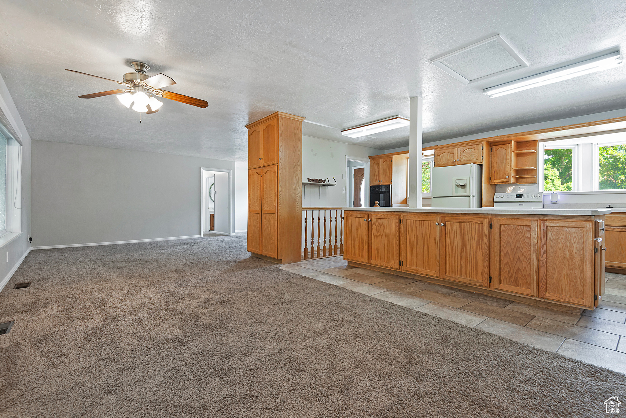 2862 E PAMELA DR