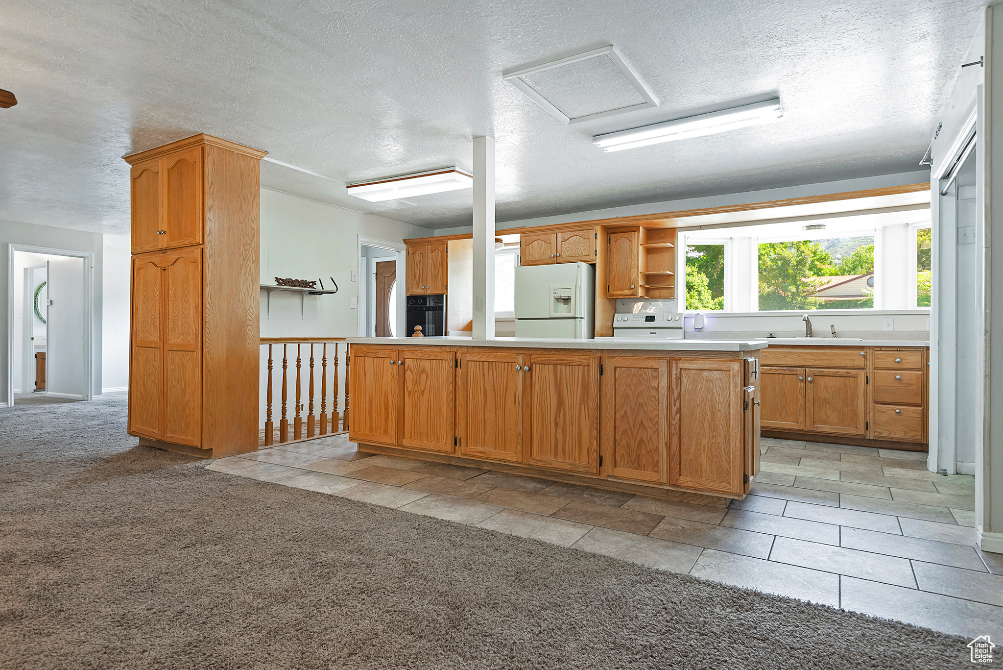 2862 E PAMELA DR