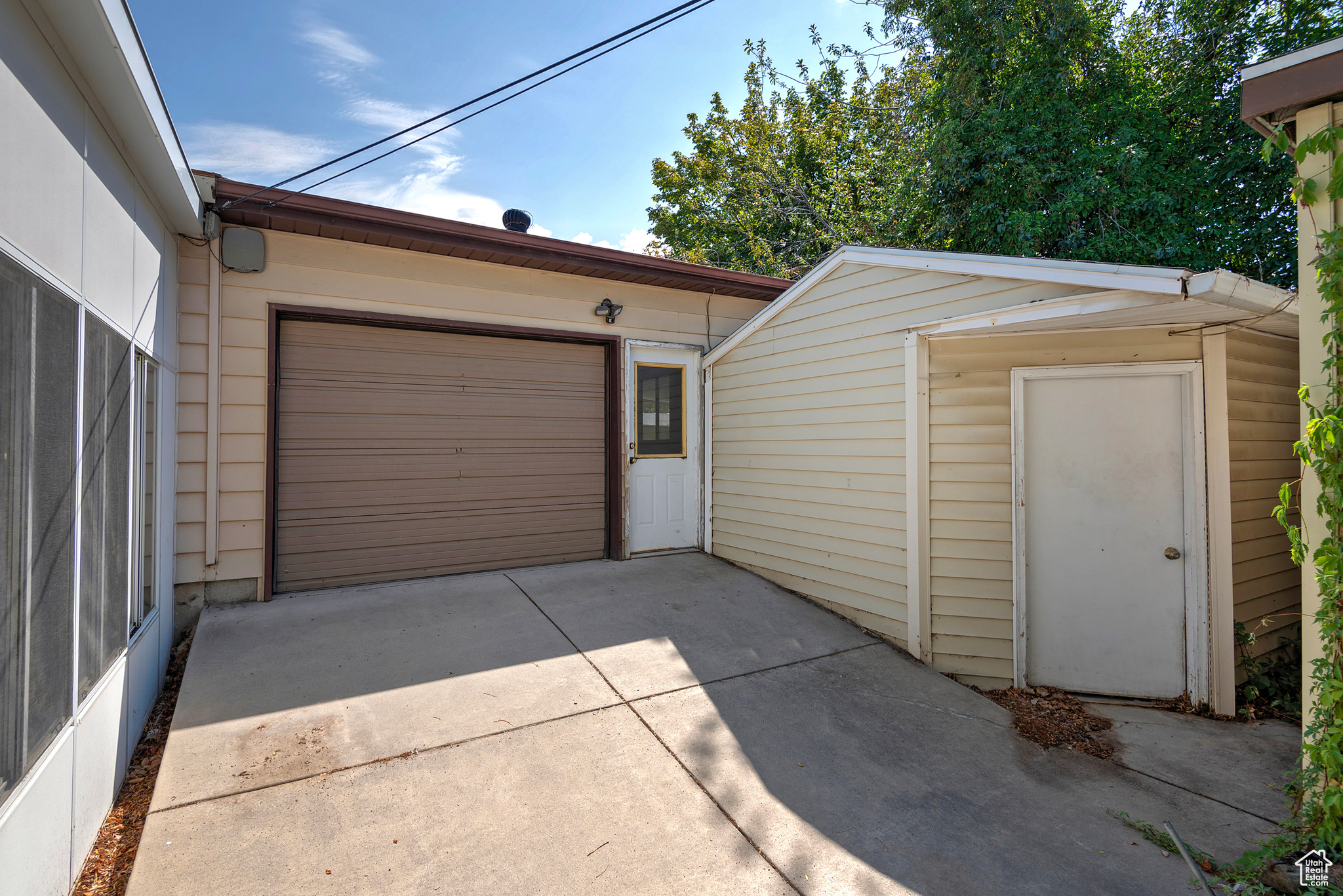2862 E PAMELA DR
