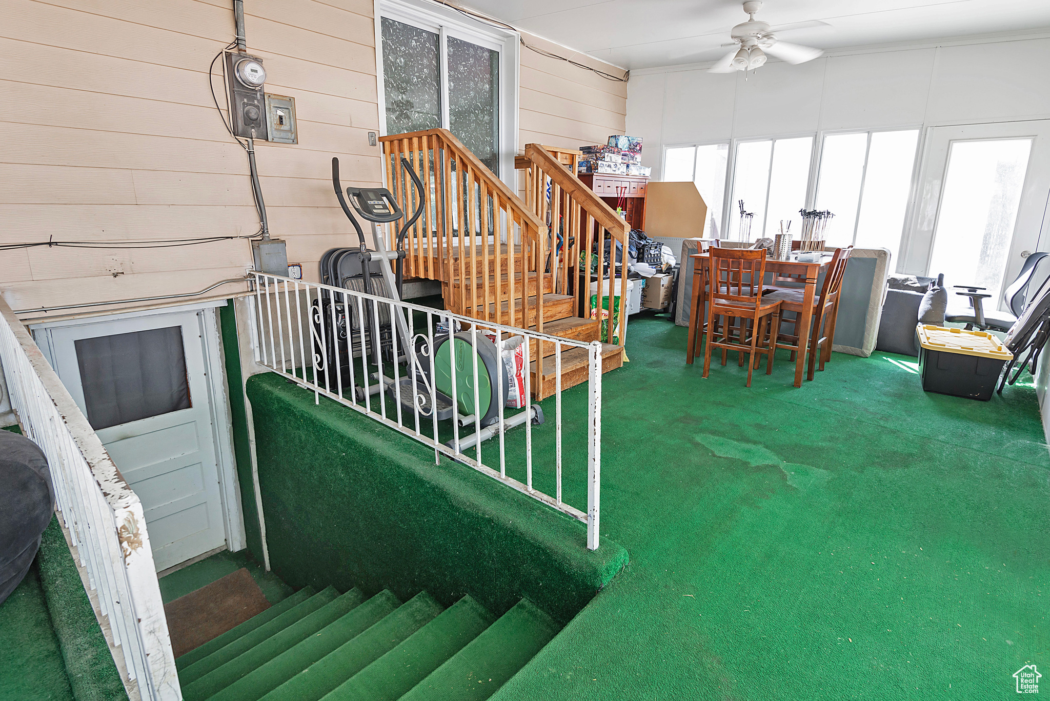 2862 E PAMELA DR