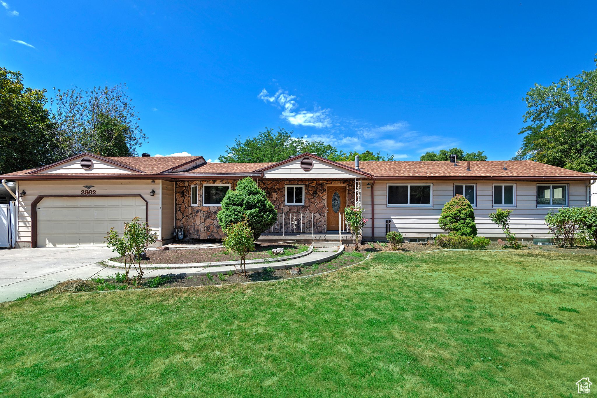 2862 E PAMELA DR