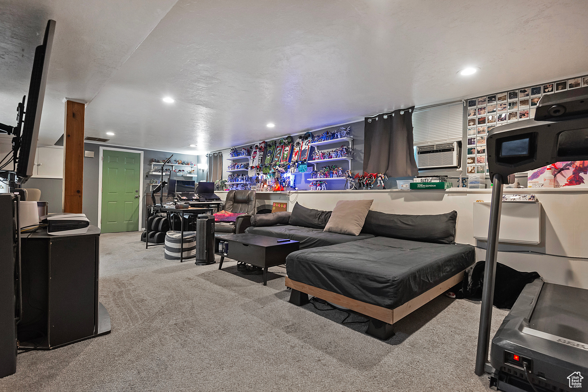 2862 E PAMELA DR