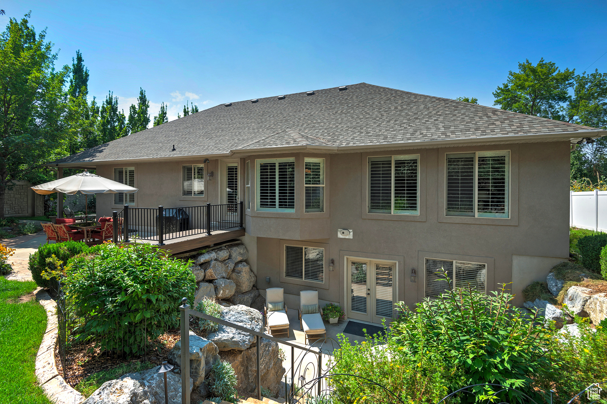 2221 E FISHER LN