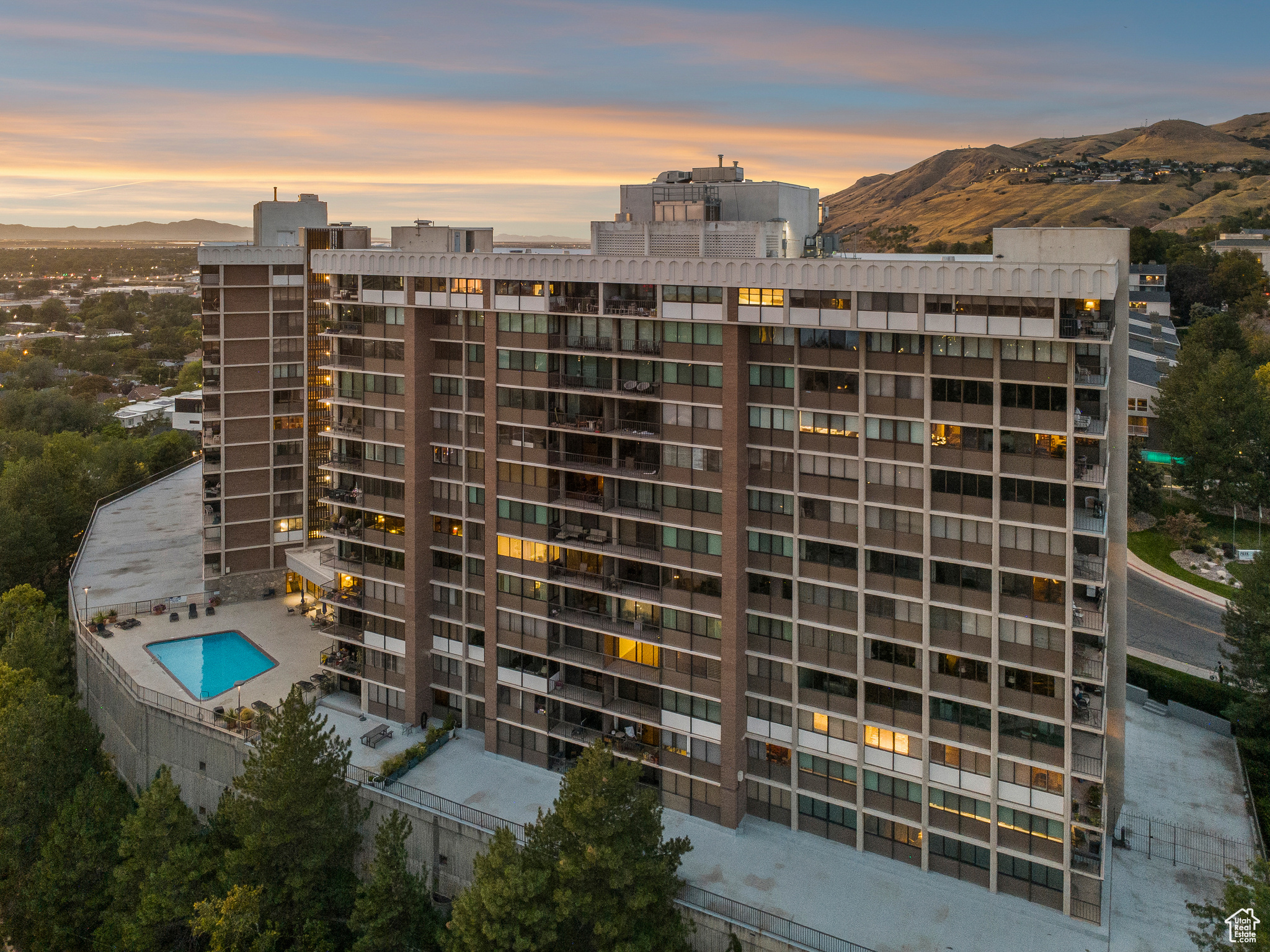 241 N VINE ST #802E