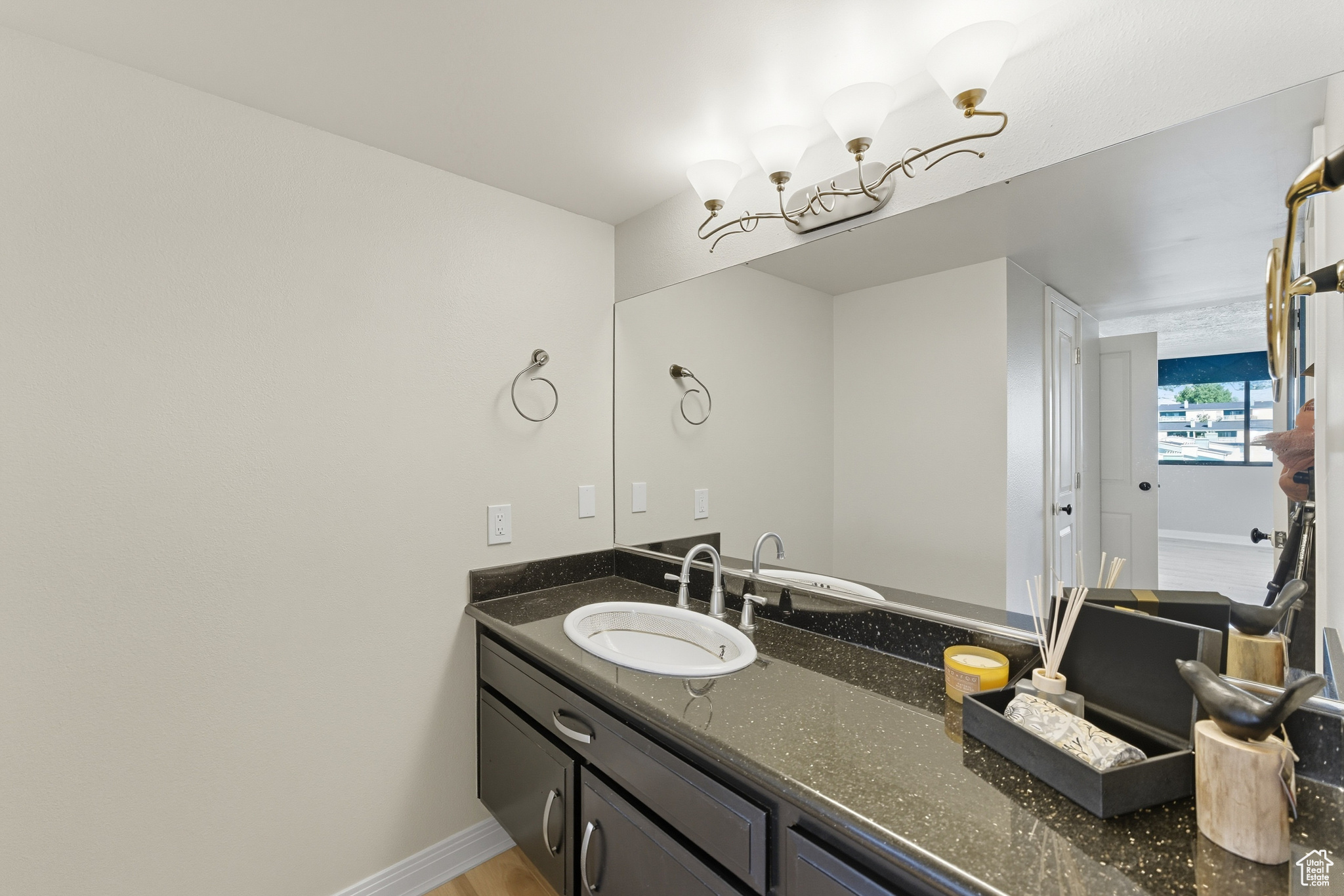 241 N VINE ST #802E
