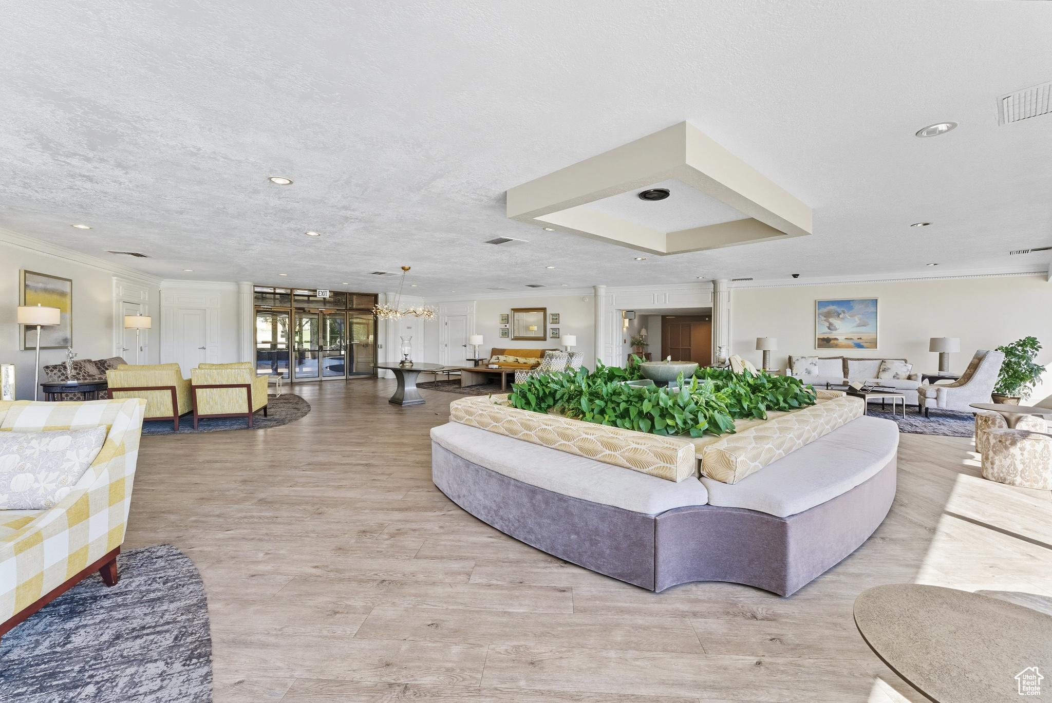 241 N VINE ST #802E