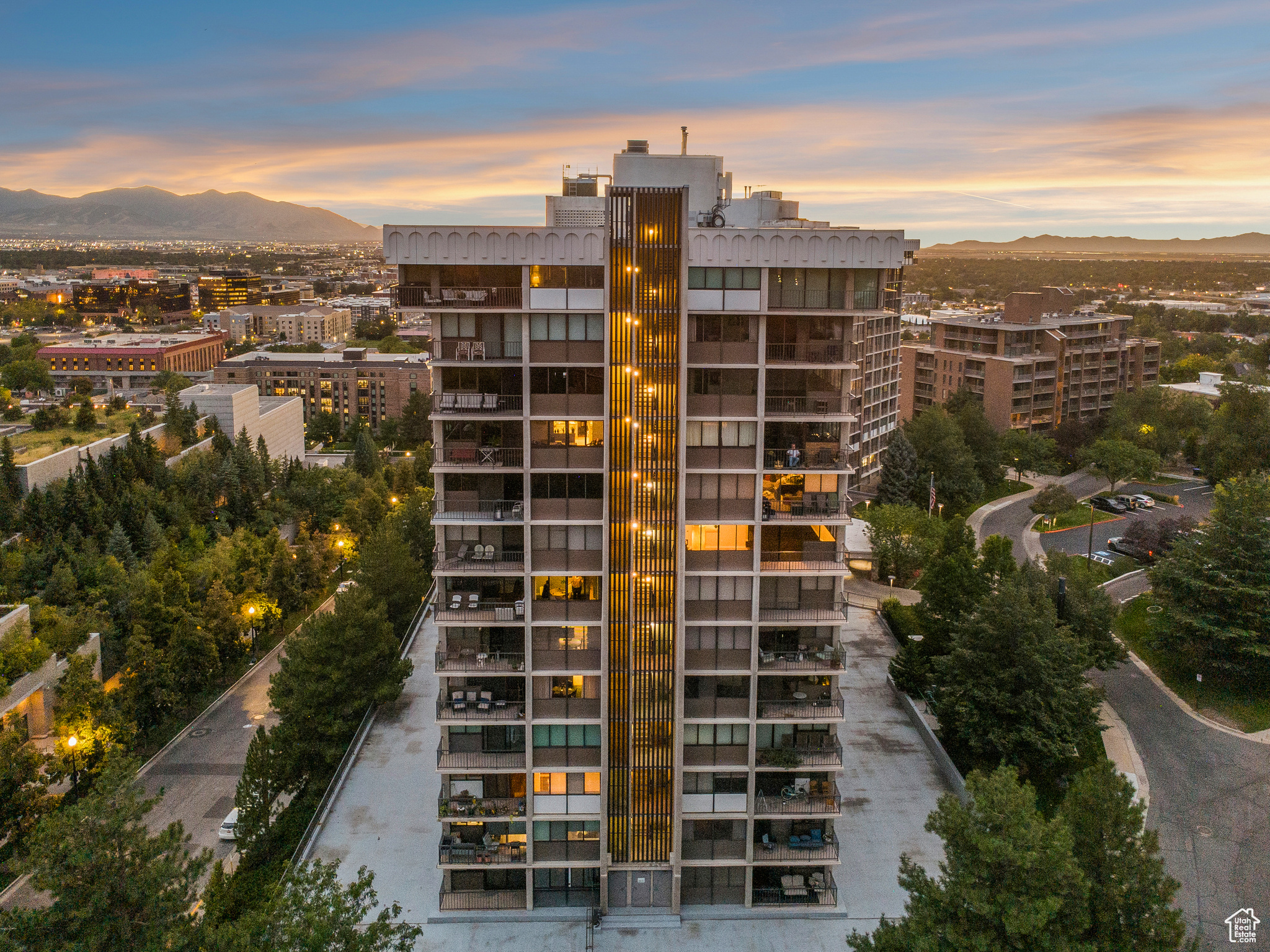 241 N VINE ST #802E