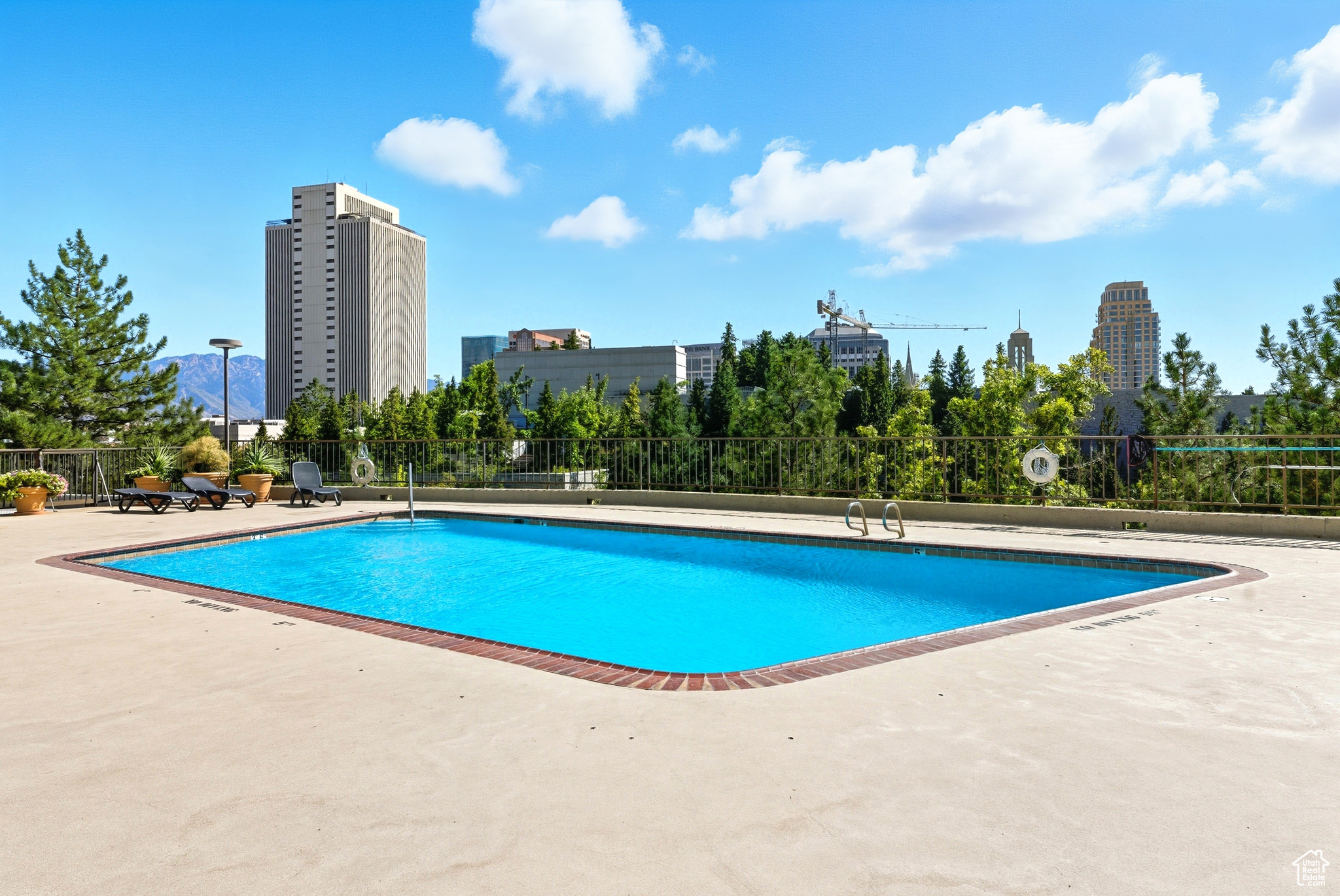 241 N VINE ST #802E