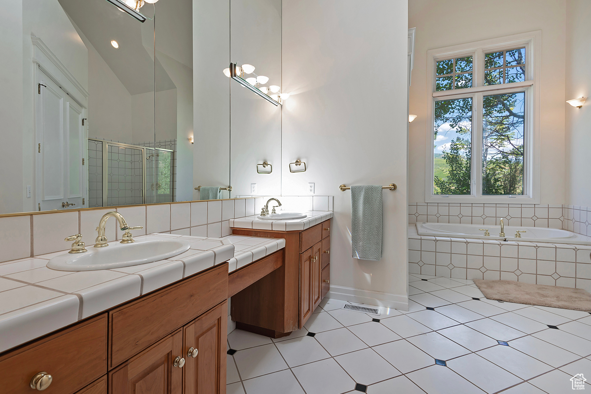 4358 E LANEVIEW CT
