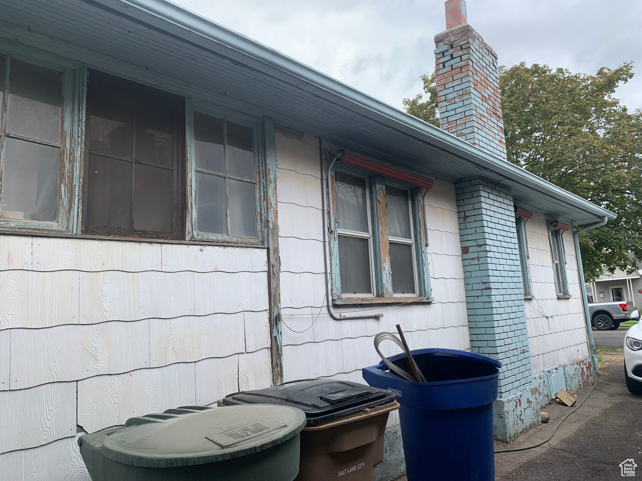 862 W PACIFIC AVE