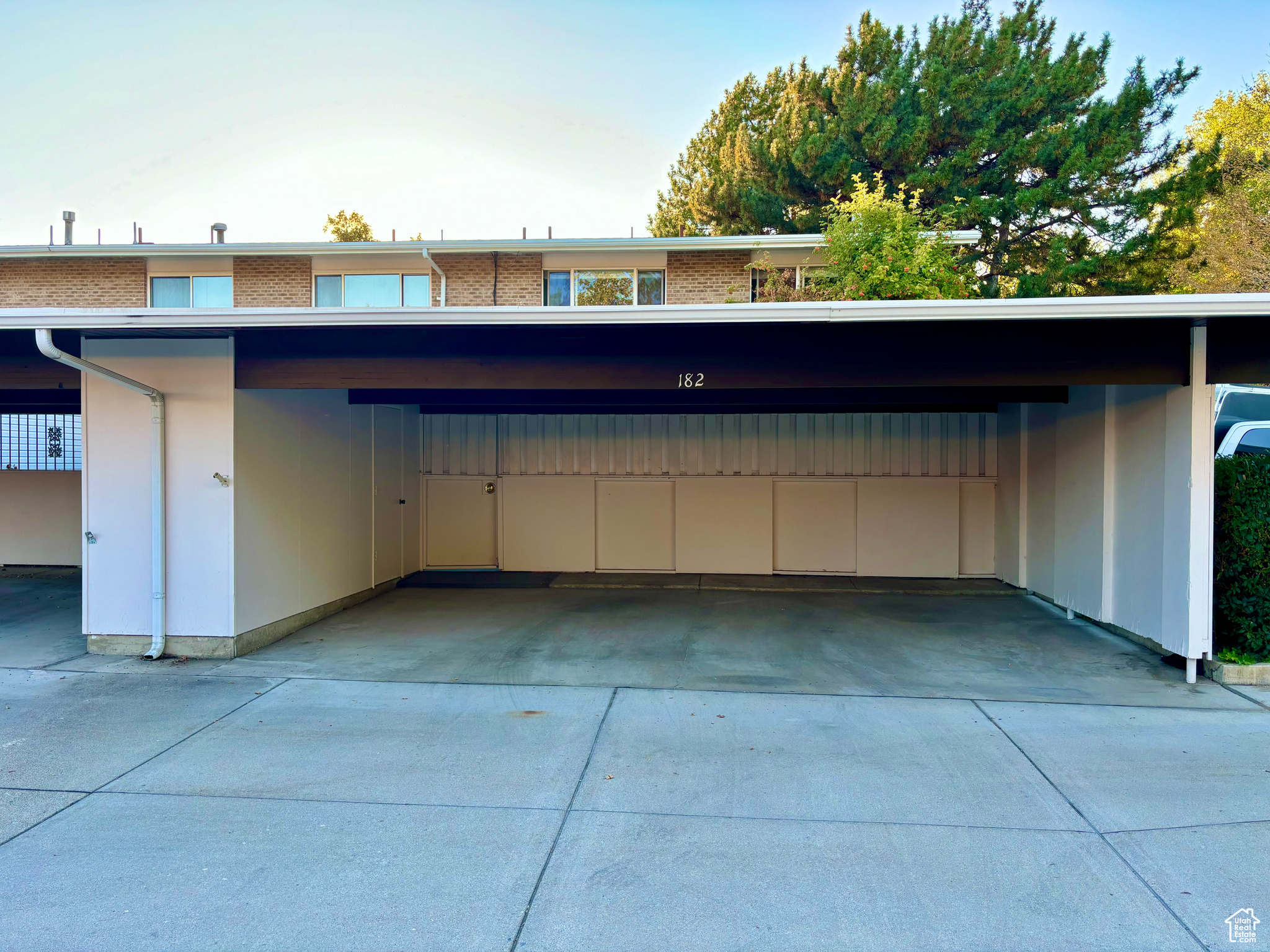 832 E THREE FOUNTAINS DR #182