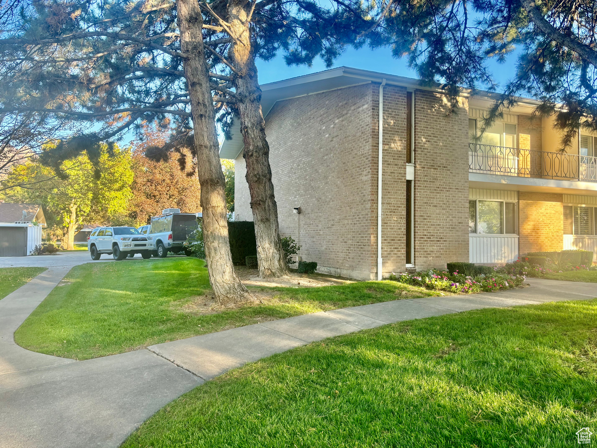 832 E THREE FOUNTAINS DR #182
