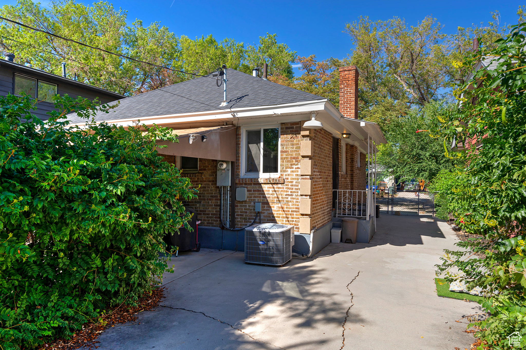 144 E WILLIAMS AVE