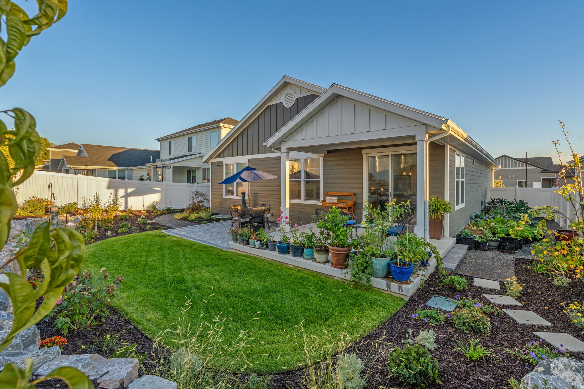 1056 W TURNBERRY CV #5