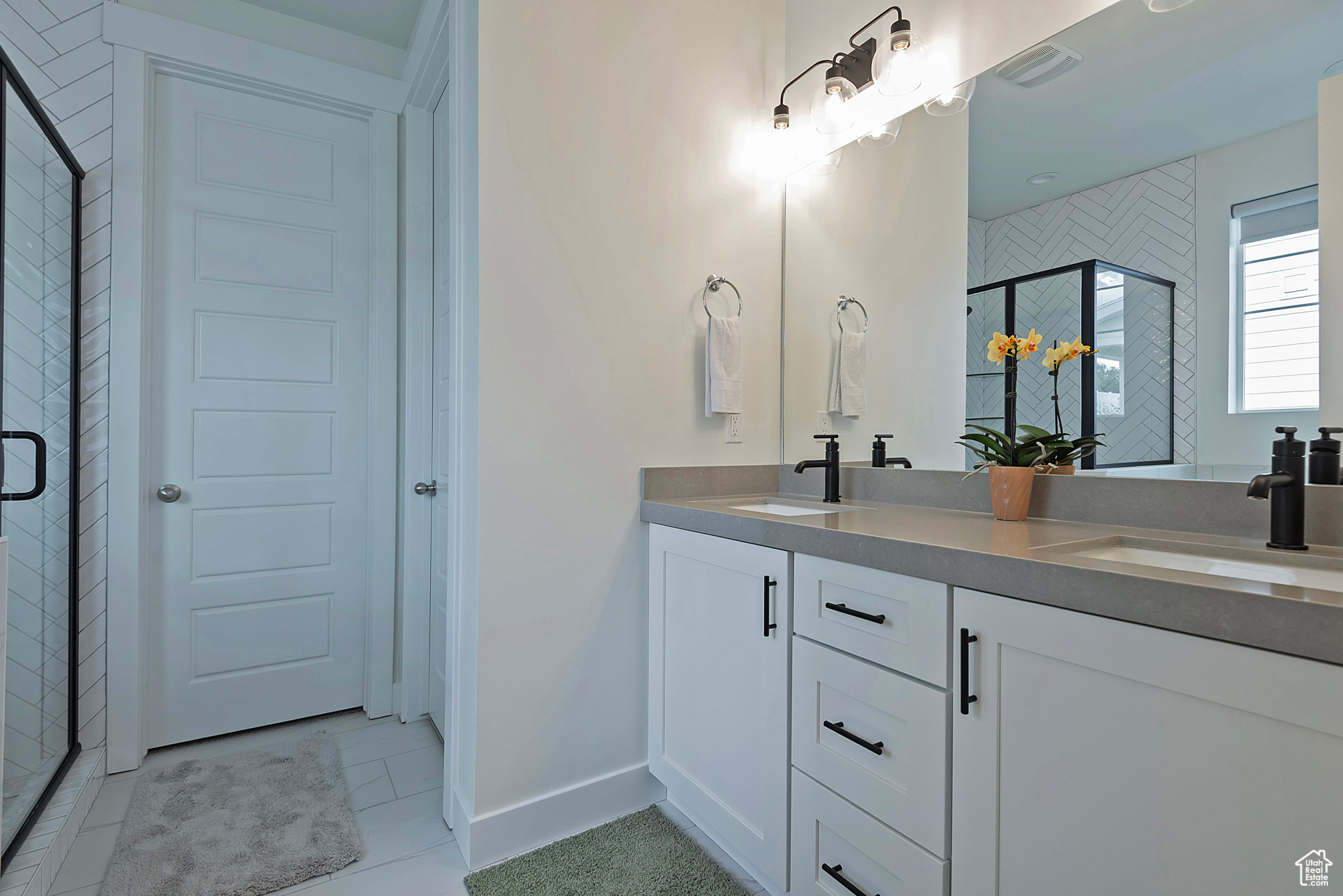 1056 W TURNBERRY CV #5