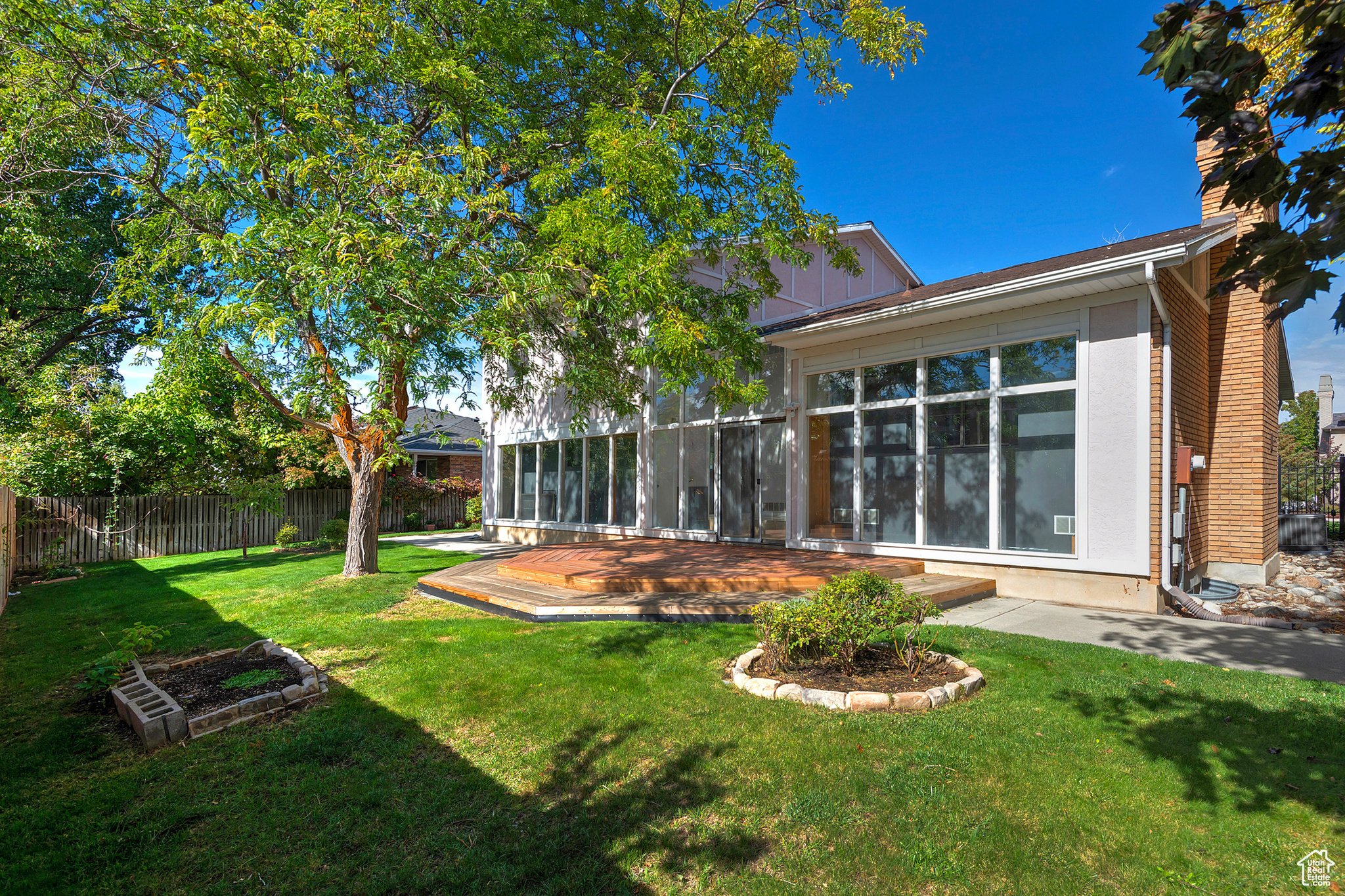 1990 E TERRA VISTA WAY