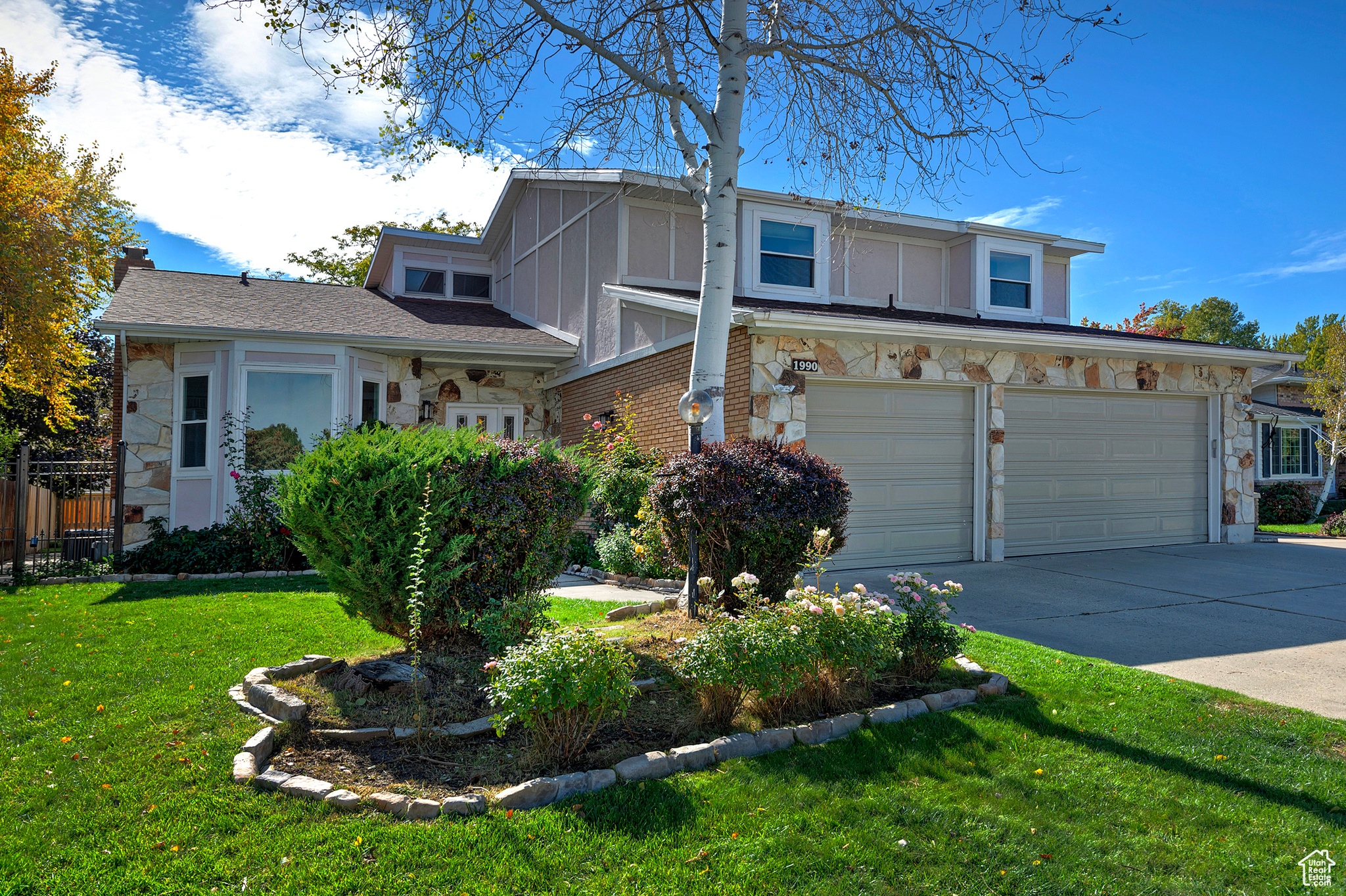 1990 E TERRA VISTA WAY
