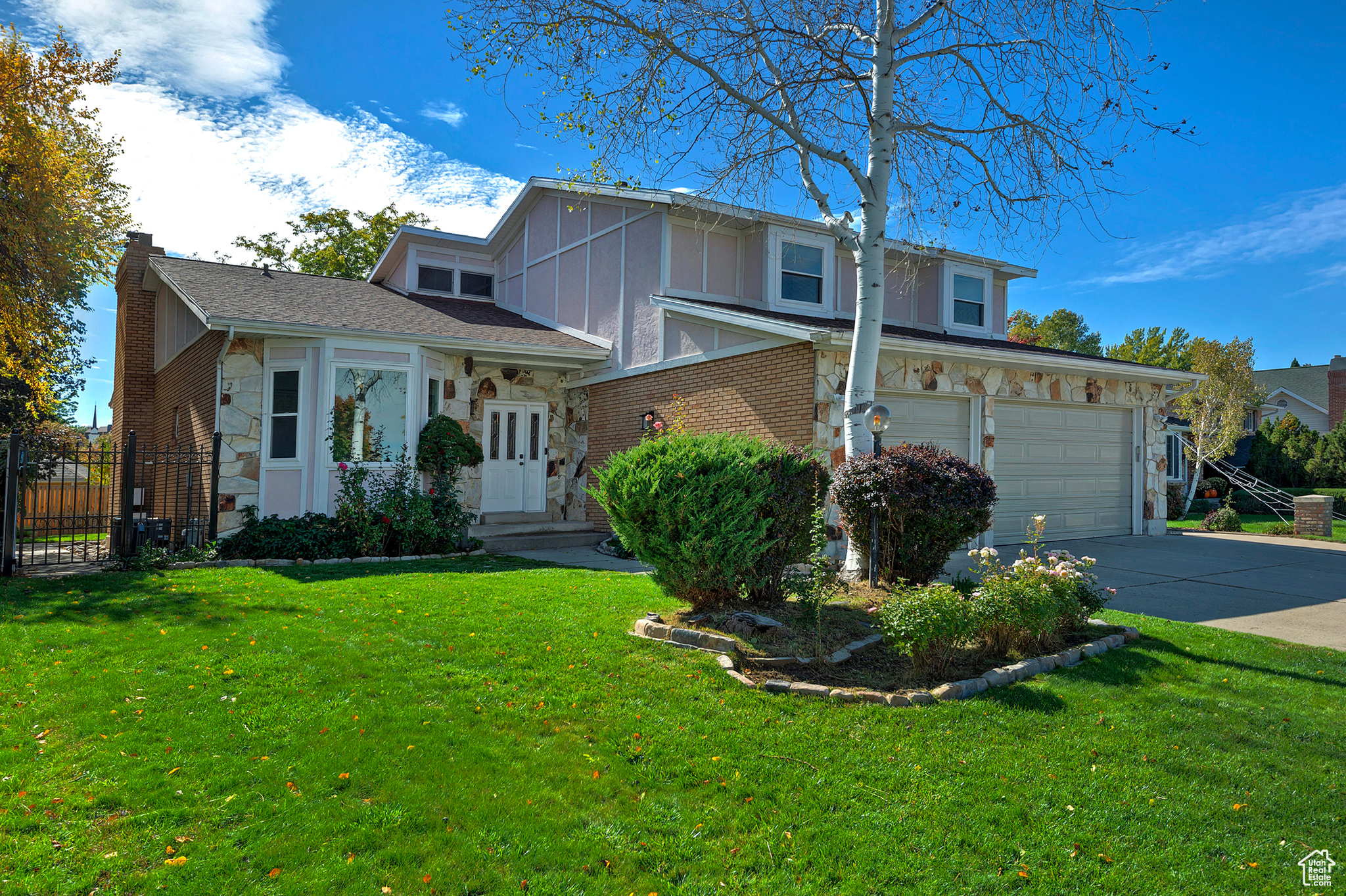 1990 E TERRA VISTA WAY