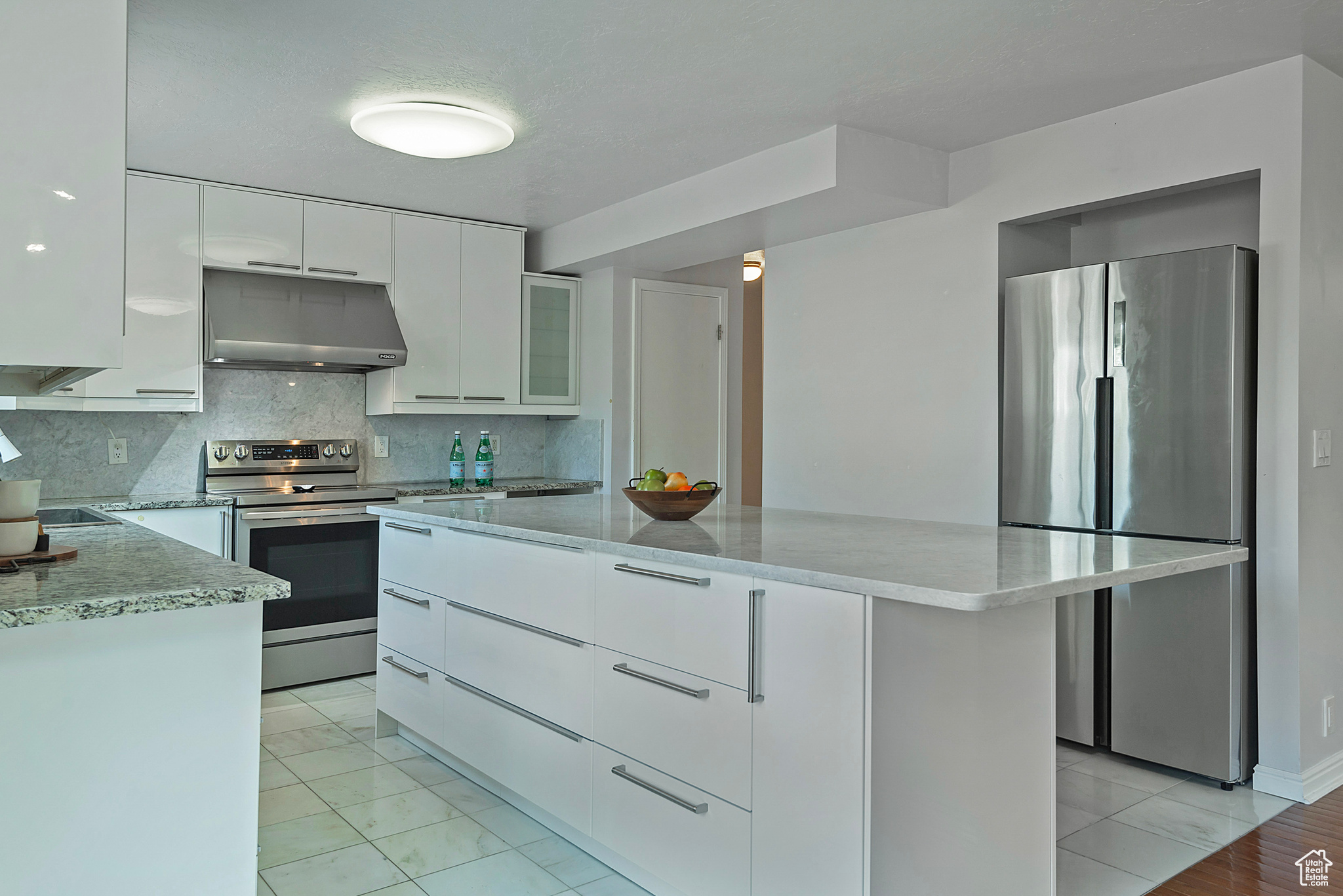 1990 E TERRA VISTA WAY