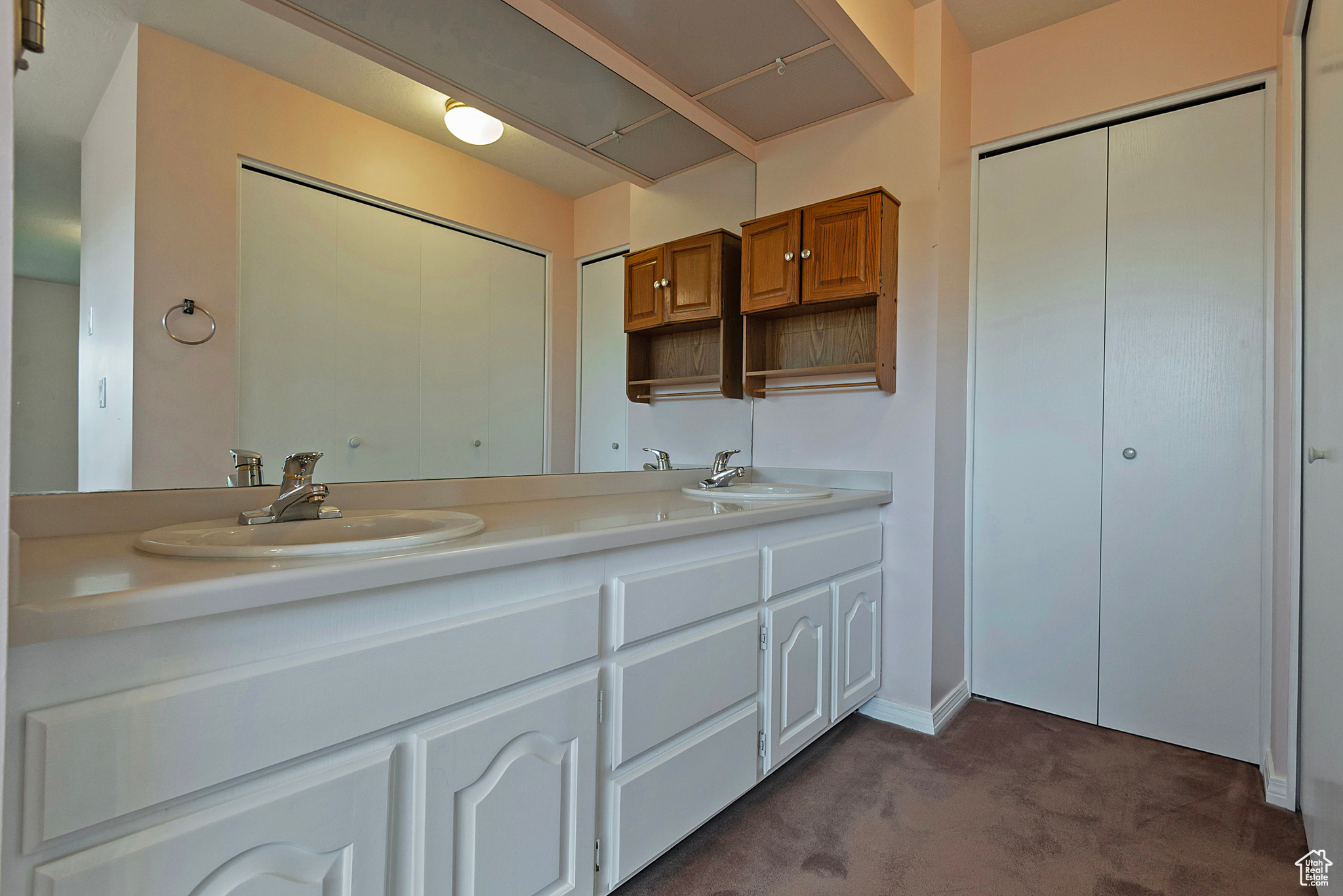 1990 E TERRA VISTA WAY