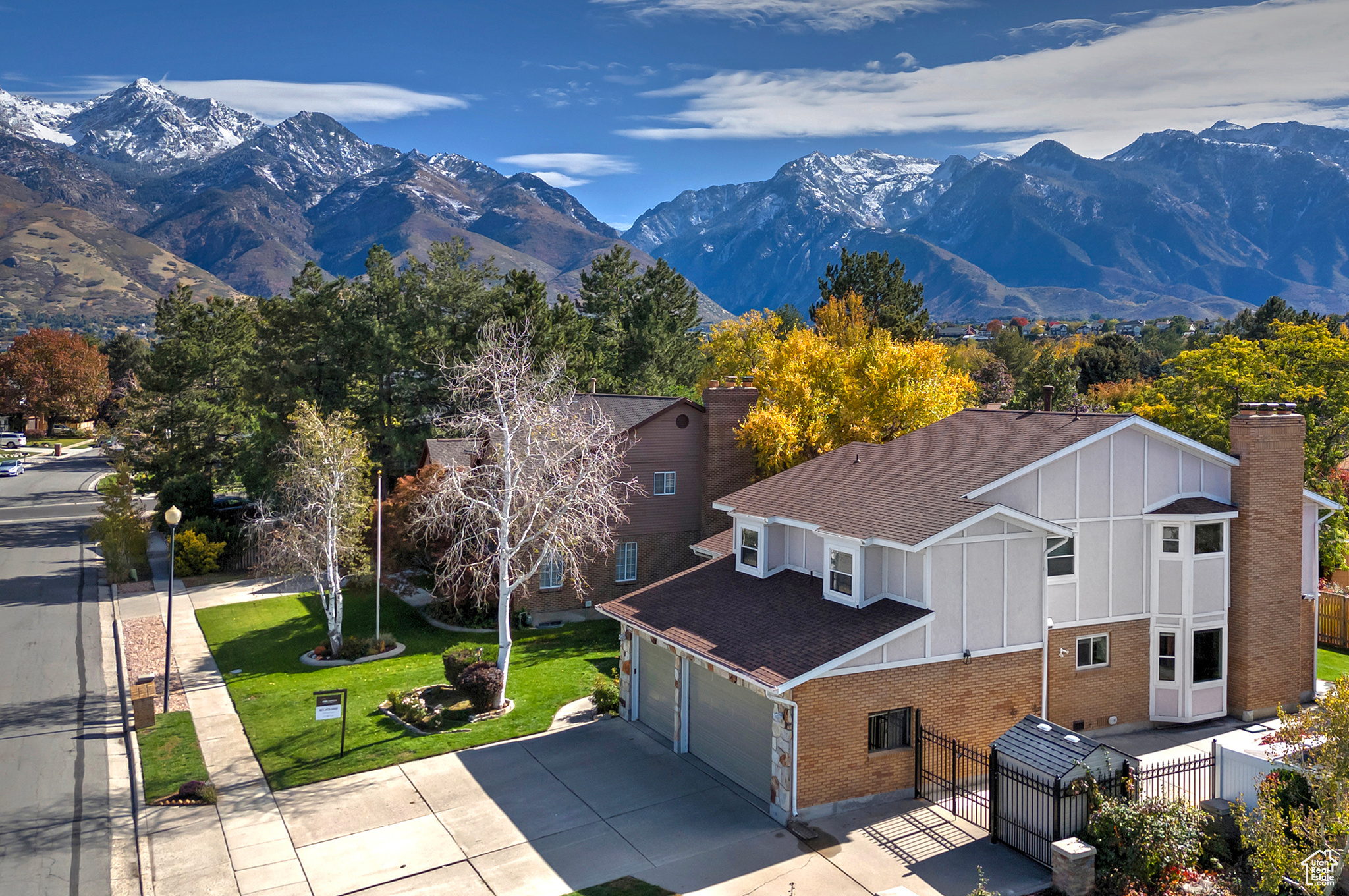1990 E TERRA VISTA WAY