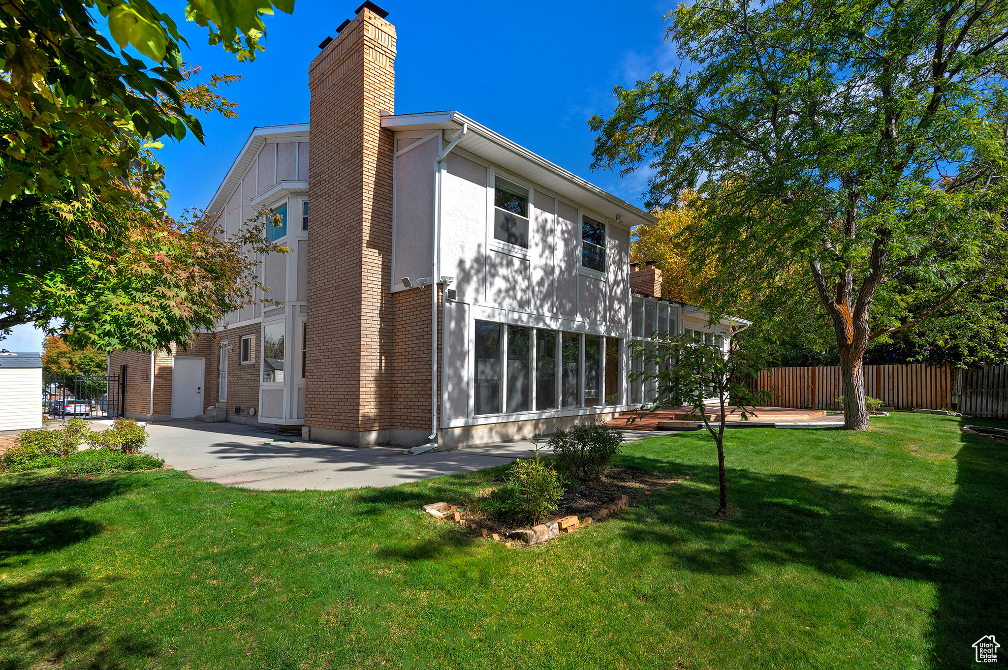 1990 E TERRA VISTA WAY