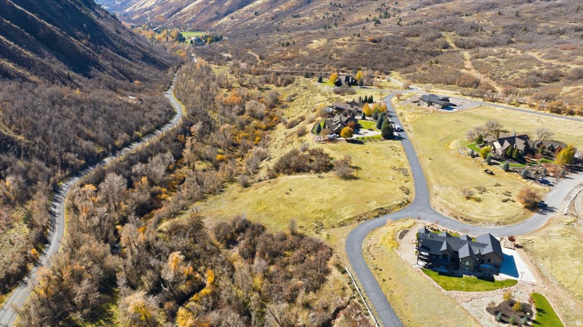 285 MEADOW BRIDGE DR Unit: 6