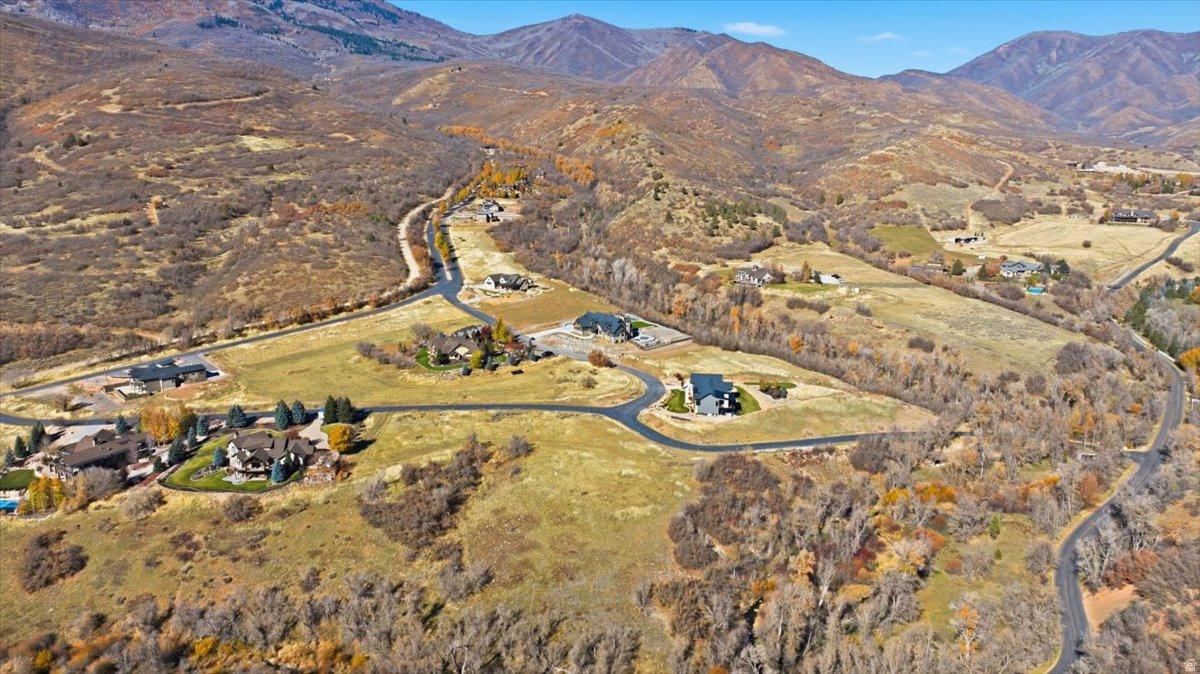 285 MEADOW BRIDGE DR Unit: 6