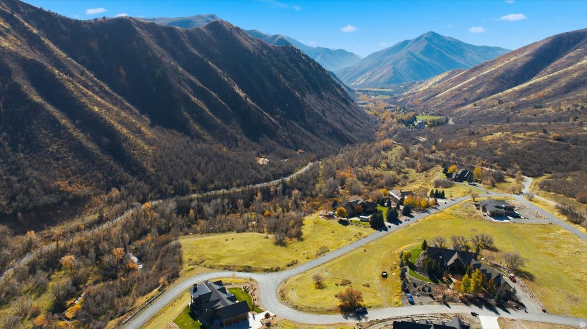 285 MEADOW BRIDGE DR Unit: 6