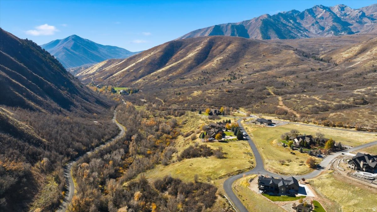 285 MEADOW BRIDGE DR Unit: 6