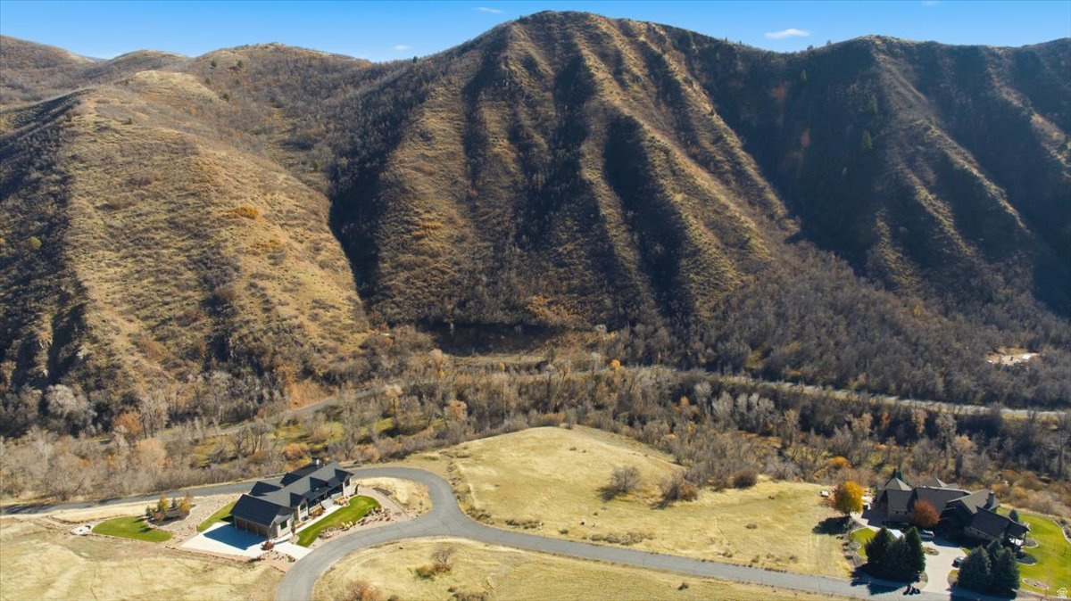 285 MEADOW BRIDGE DR Unit: 6