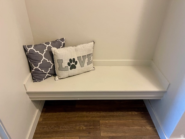 8009 S HAYDEN PARK ST