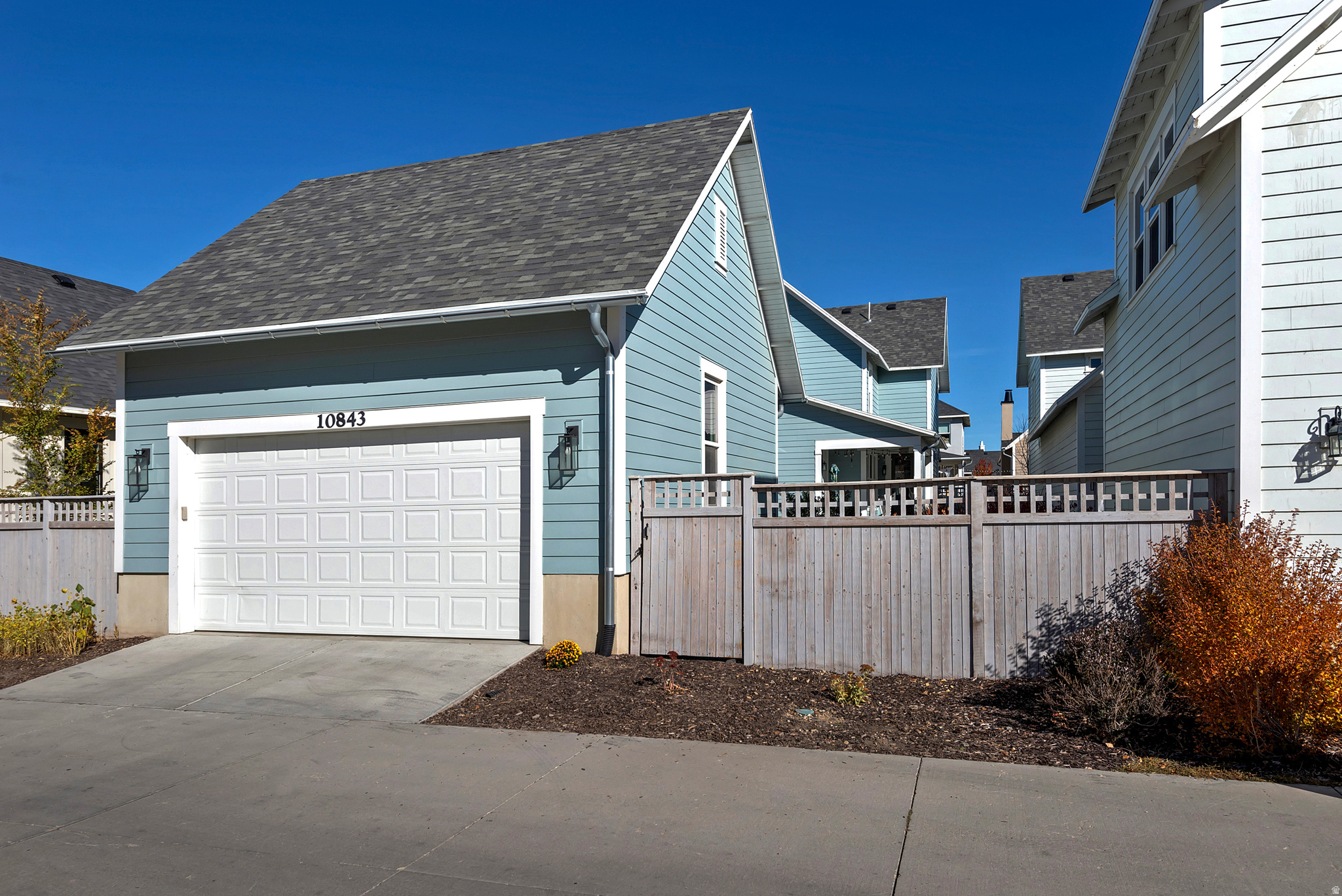 10843 S LAKE AVE #257