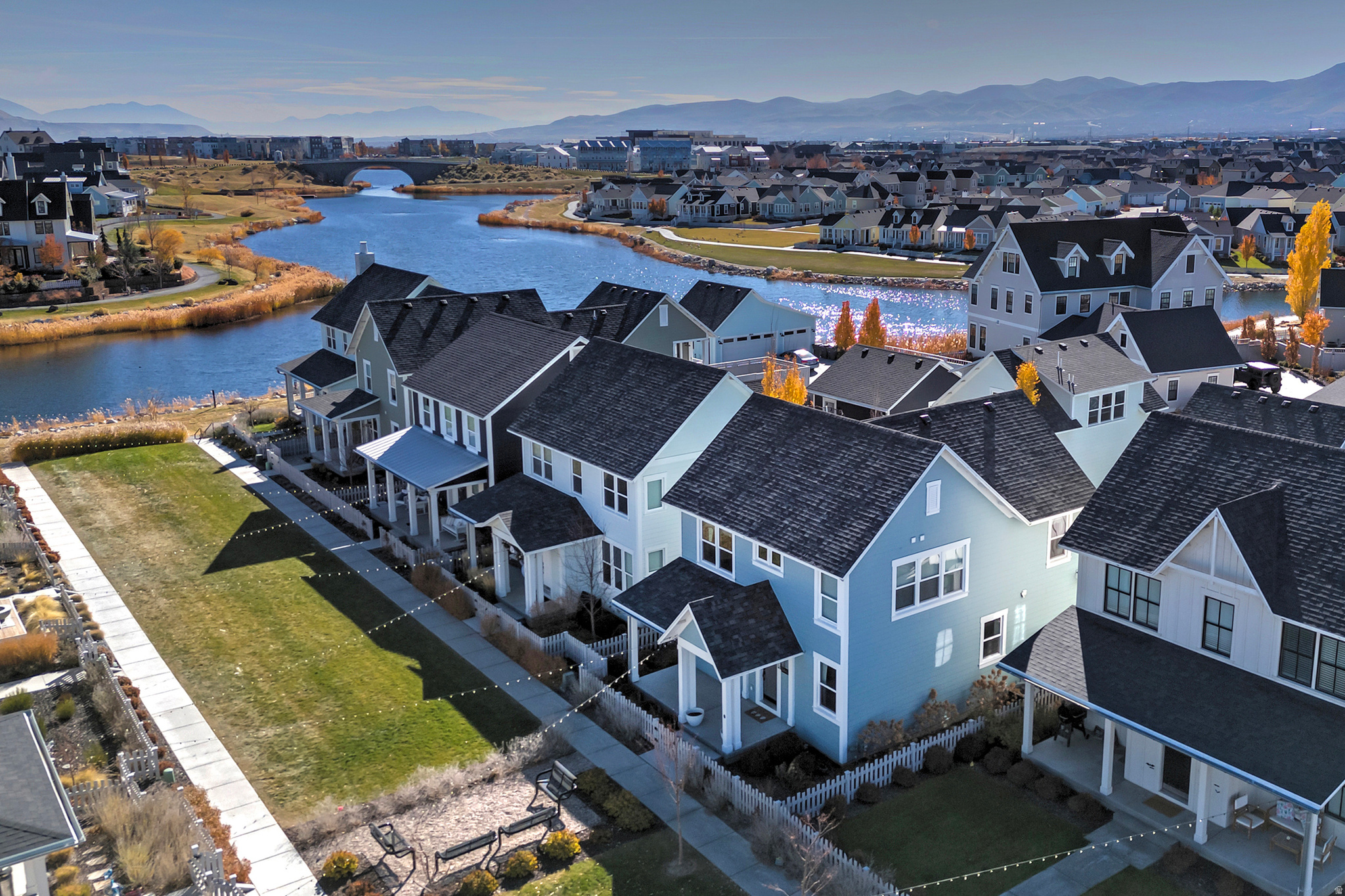 10843 S LAKE AVE #257