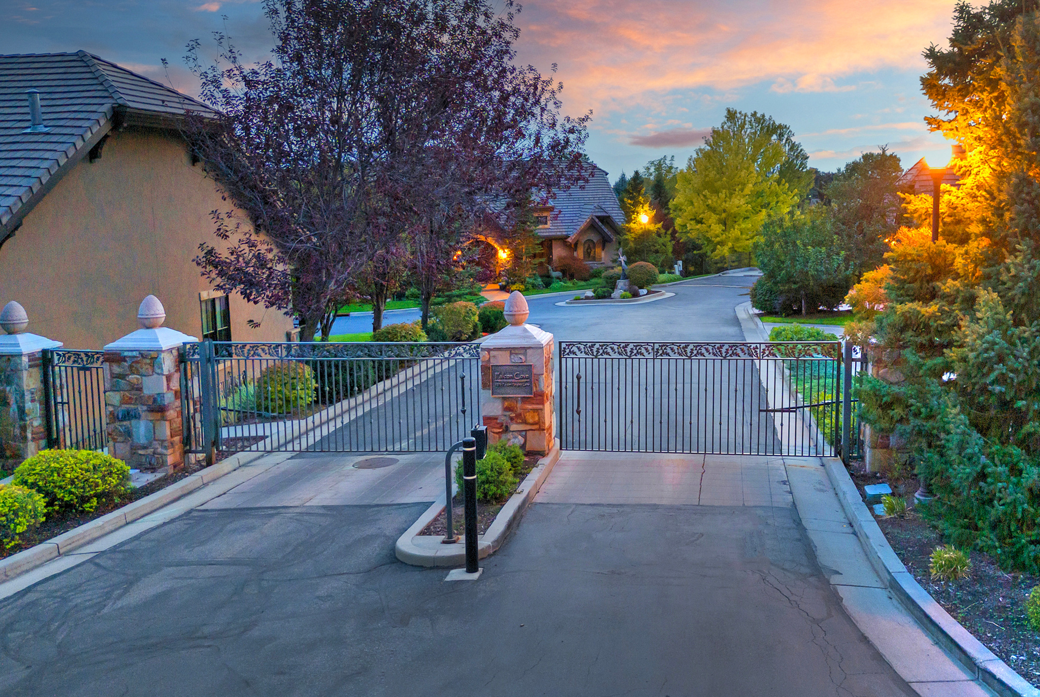 8778 S FALCON HEIGHTS LN