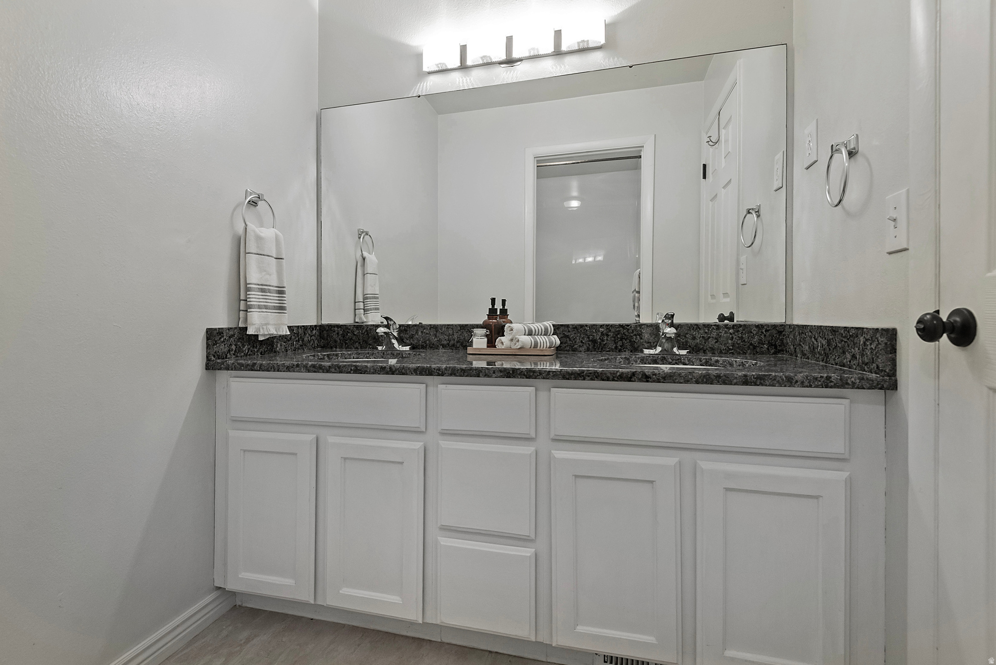 10543 S WEEPING WILLOW DR