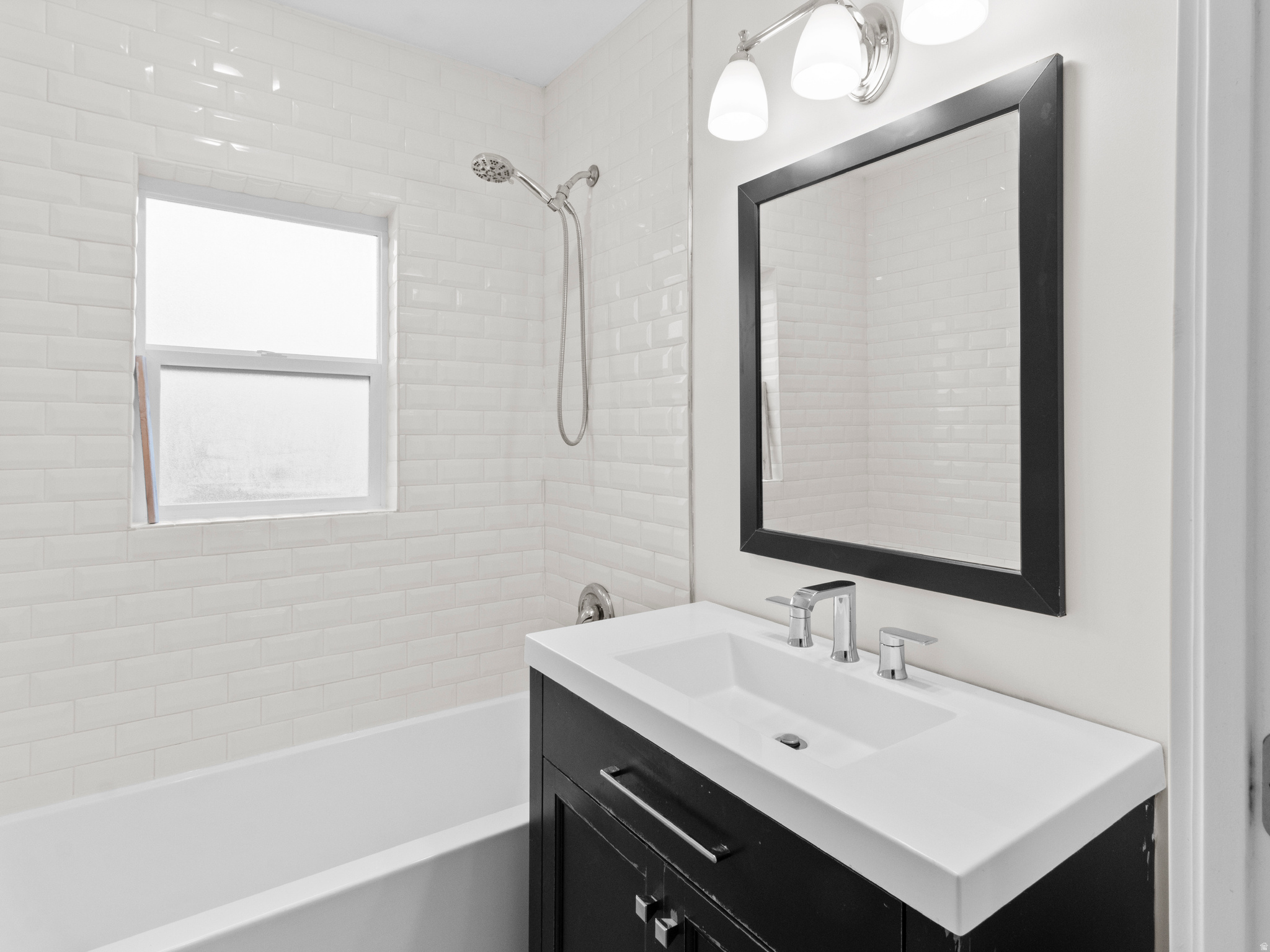 1648 E ROOSEVELT AVE