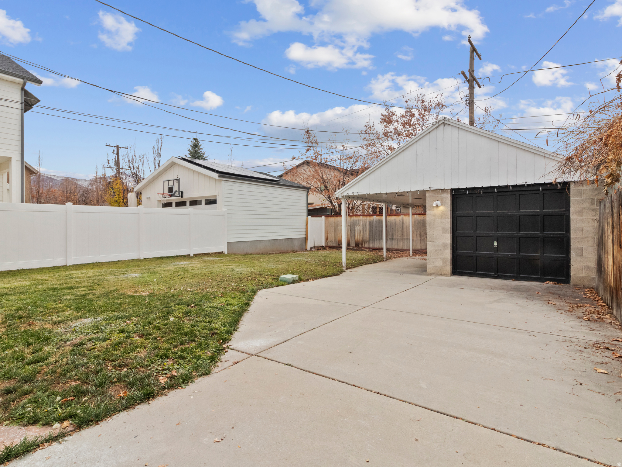 1648 E ROOSEVELT AVE