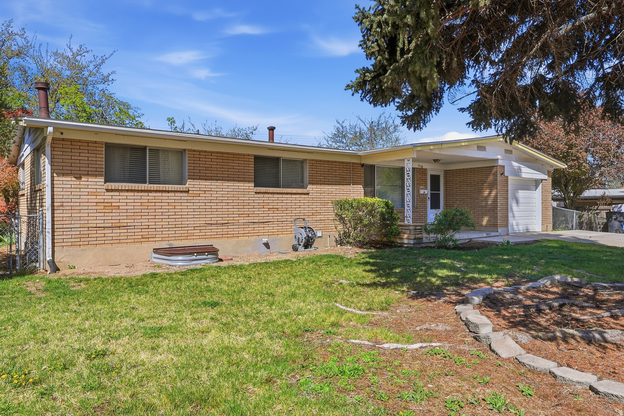 6884 S BELLA VISTA DR