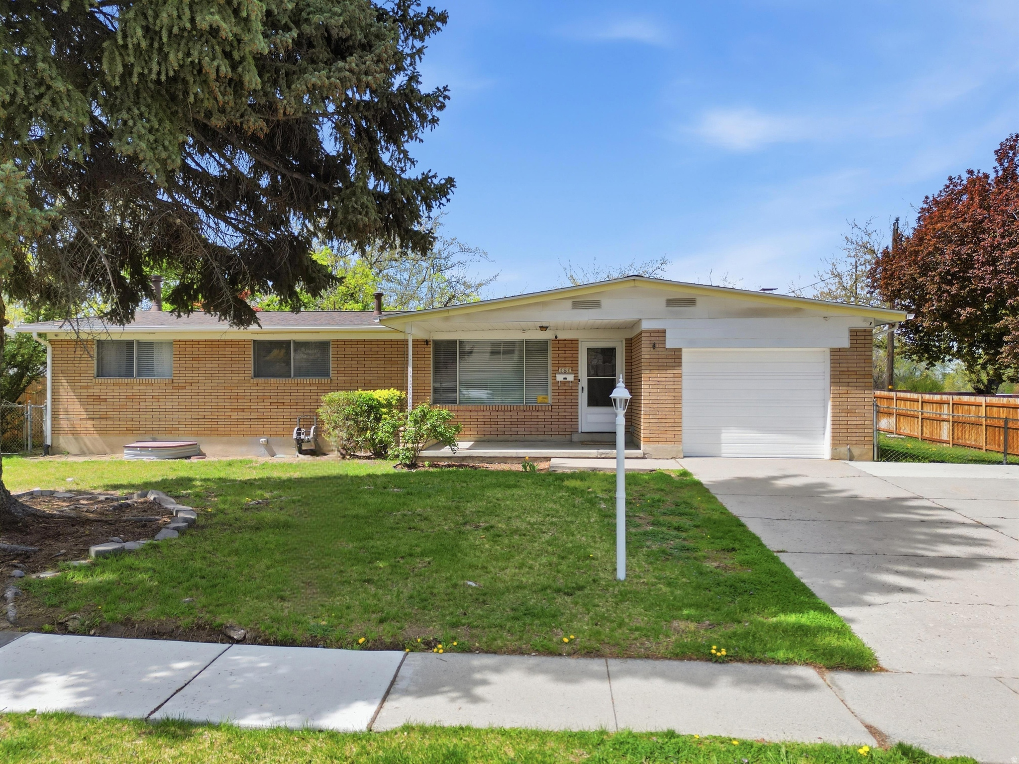 6884 S BELLA VISTA DR