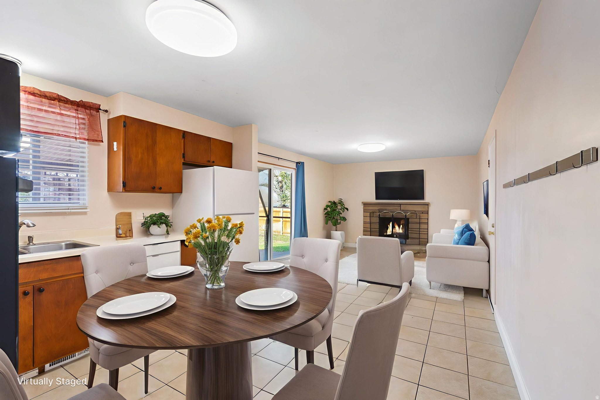 6884 S BELLA VISTA DR