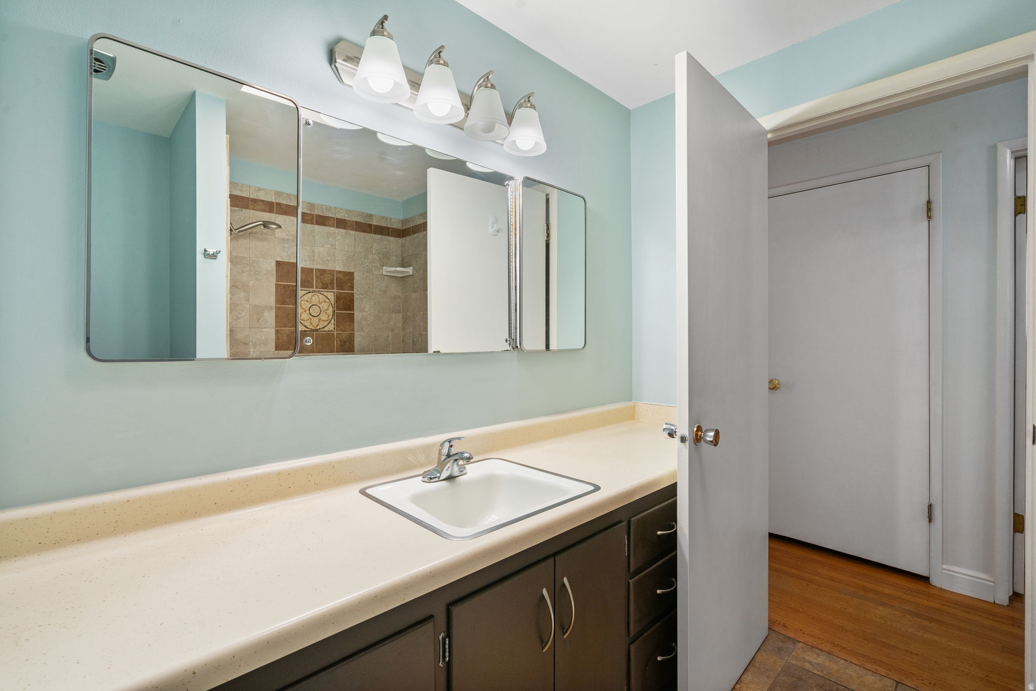 6884 S BELLA VISTA DR