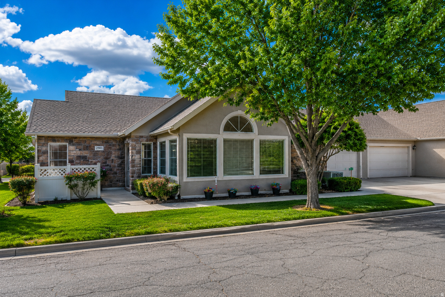 2901 W ABBEY SPRINGS CIR