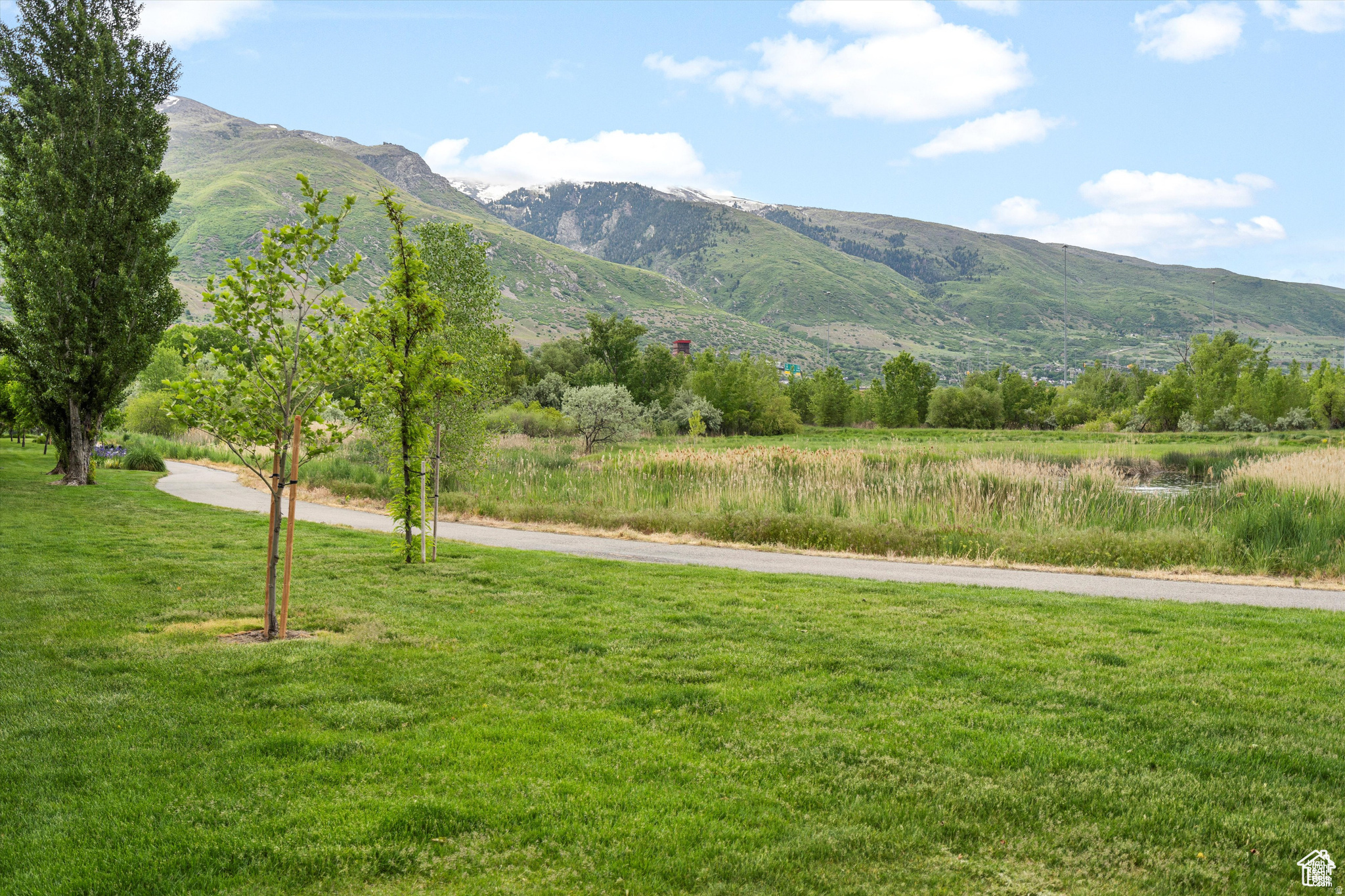 1048 W SHEPARD CREEK PKWY #4