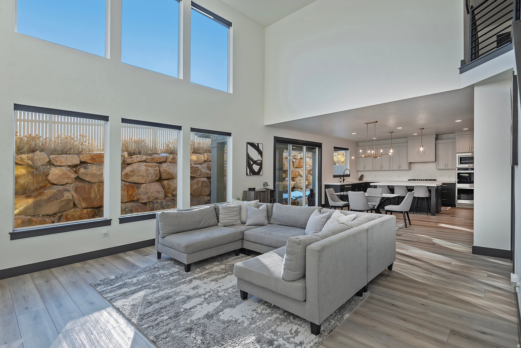 423 W RED WOLF DR