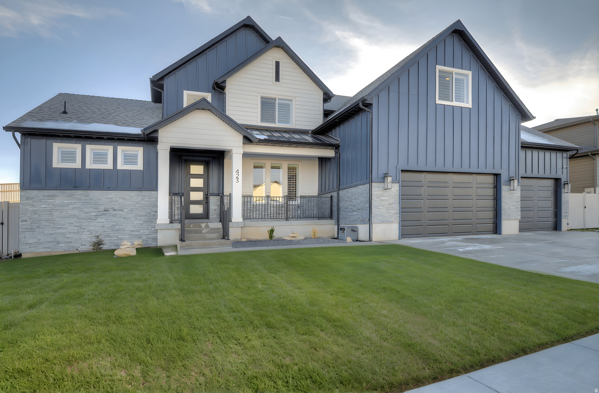 423 W RED WOLF DR