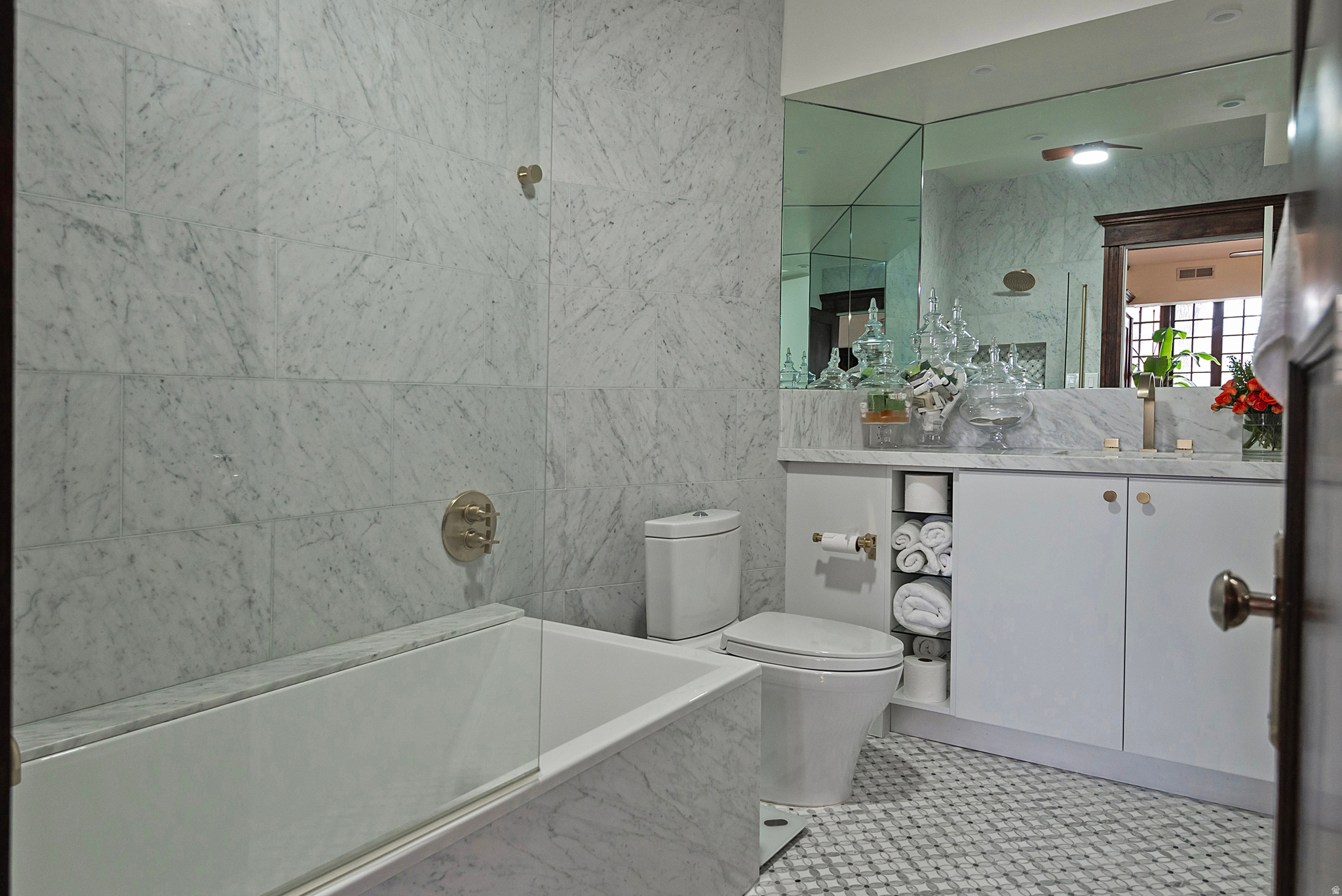 839 E SOUTH TEMPLE DR. #99