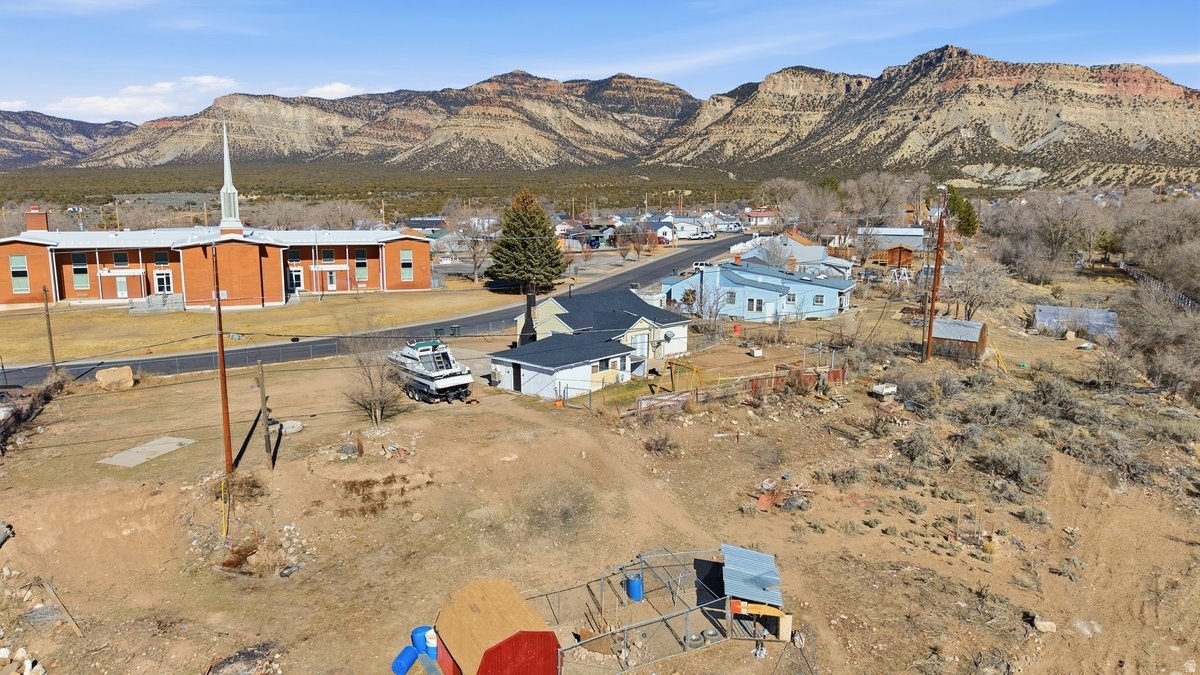 148 S GRASSY TRAIL DR