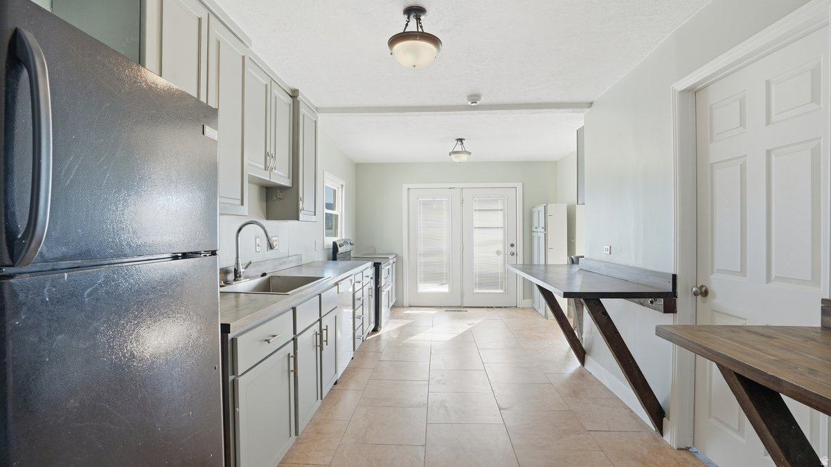 148 S GRASSY TRAIL DR